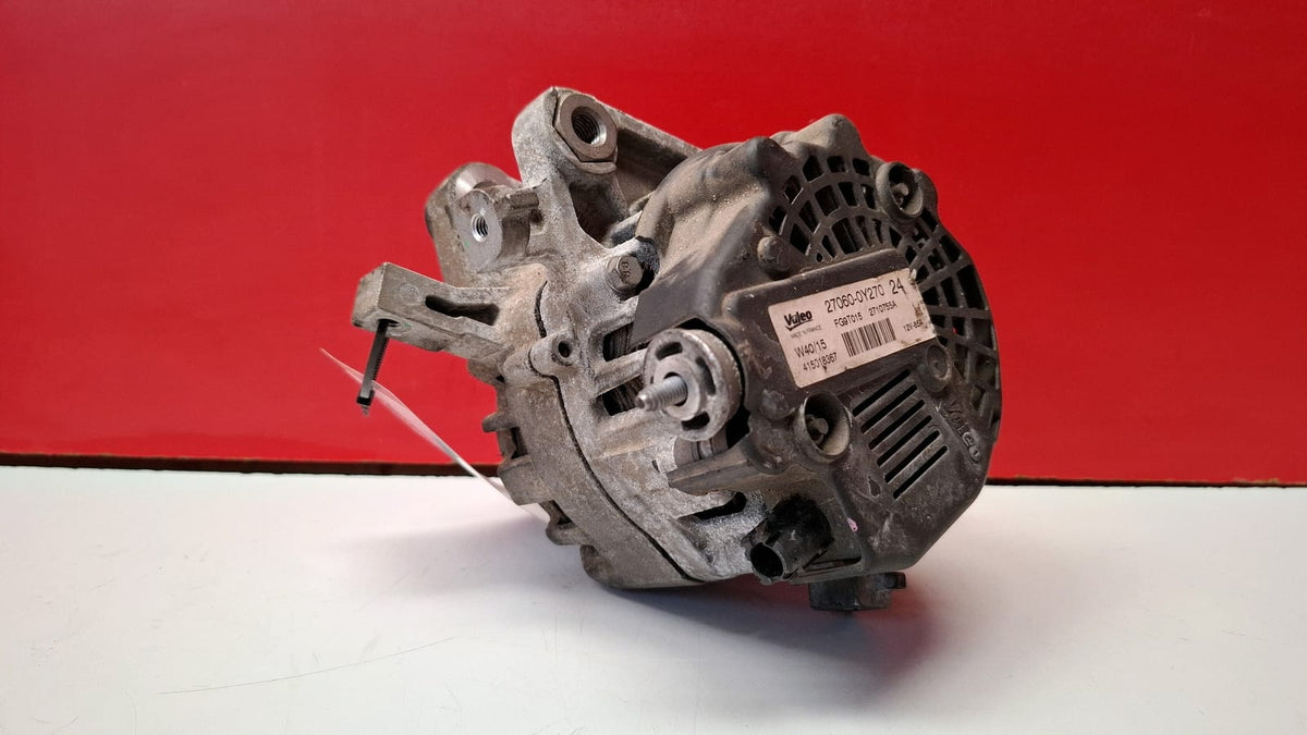 Alternador Toyota Yaris P13 Toyota Yaris 2015 270600Y270 270600Y270