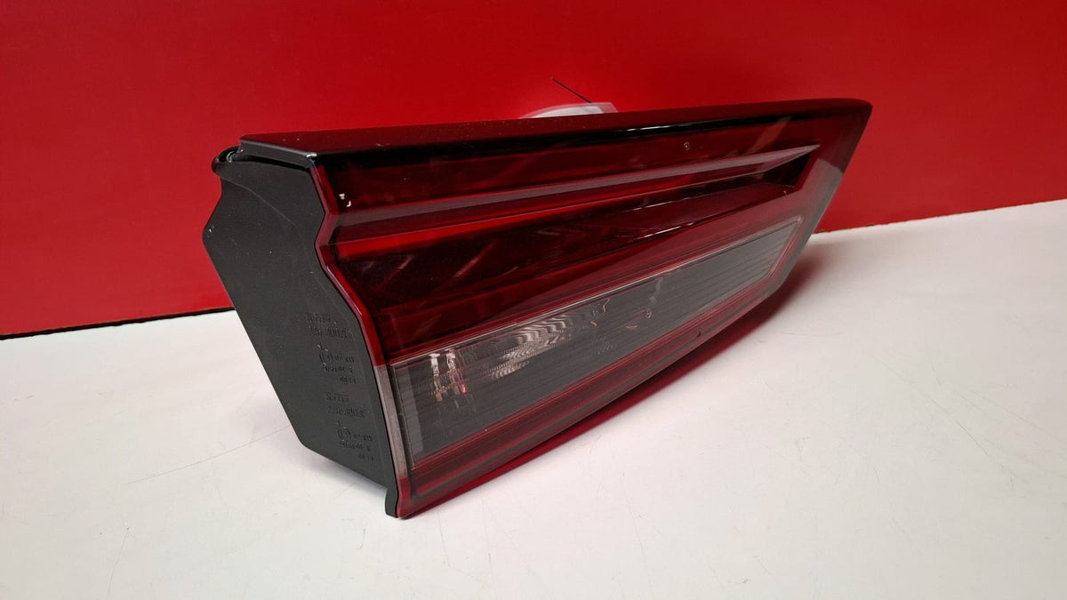 Piloto Trasero Derecho Interior Nissan Qashqai 2023 2268D03F Ref 8864 2268D03F