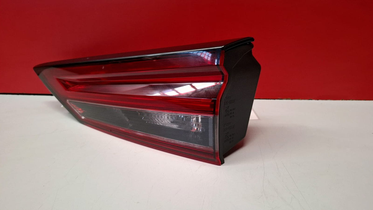 Piloto Trasero Derecho Interior Nissan Qashqai 2023 2268D03F Ref 8863 2268D03F