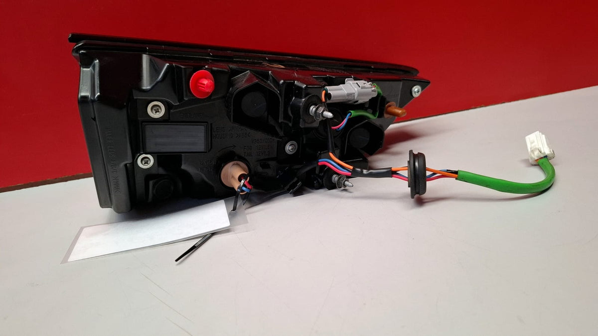 Piloto Trasero Derecho Interior Nissan Qashqai 2023 2268D03F Ref 8863 2268D03F