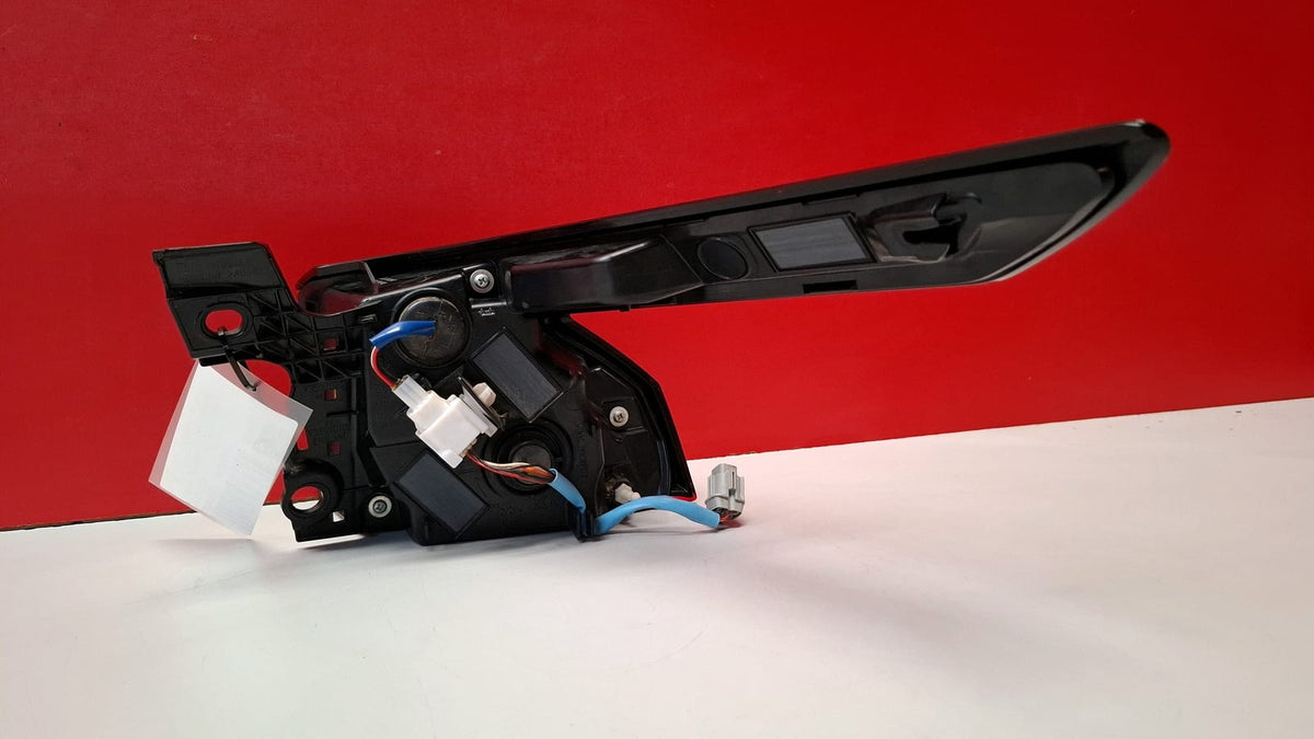 Piloto Trasero Izquierdo Exterior Nissan Qashqai 2023 2208D02F Ref 8861 2208D02F