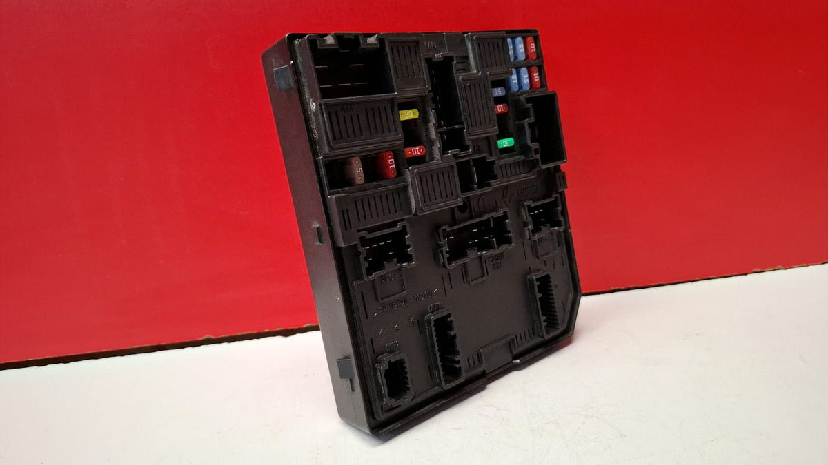 Caja Fusibles/reles Nissan Qashqai 2017 284B75NA1A 284B75NA1A