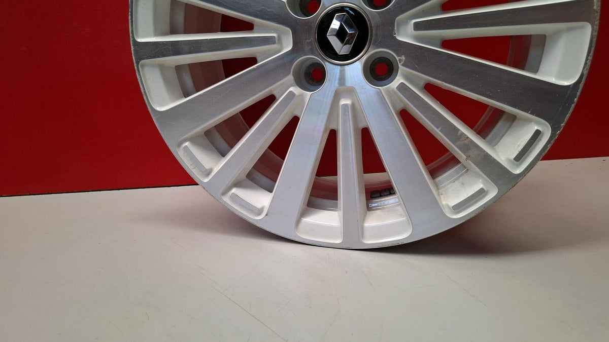 Llanta Renault 4X100 6.0Jx16CH4-50 Renault Twingo 2021 403004025R Ref 8818 403004025R