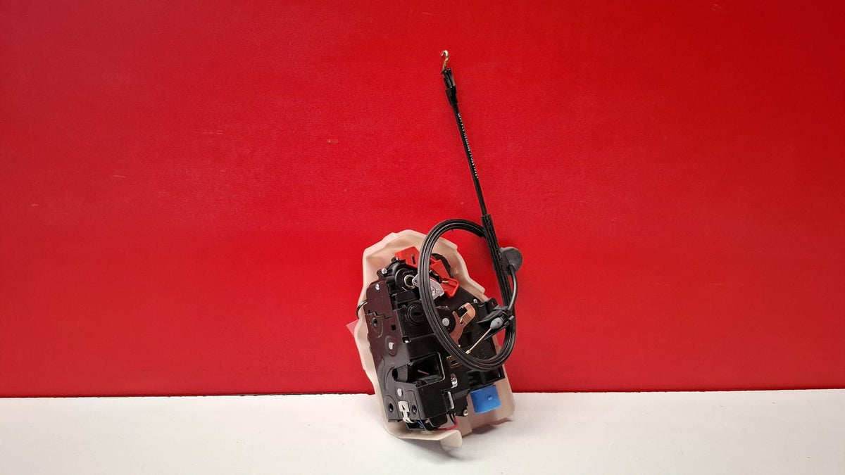 Cerradura Trasera Izquierda Volkswagen Touran 2005 7L0839015 7L0839015
