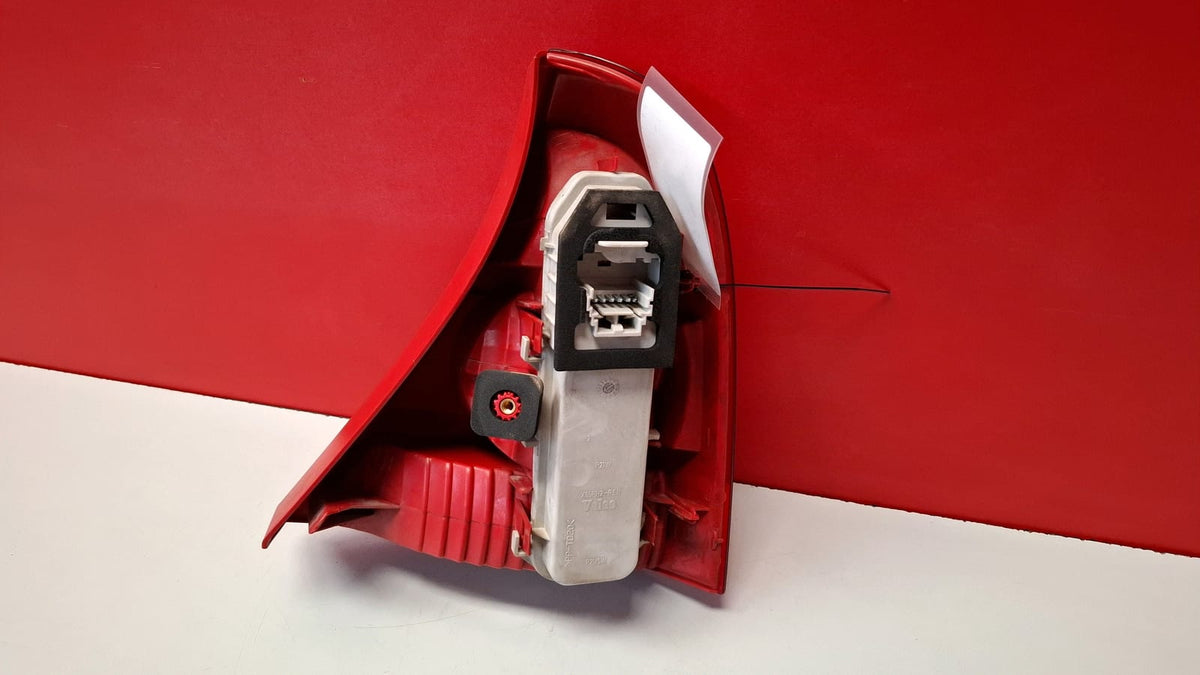 Piloto Trasero Izquierdo Renault Clio 2004 8200071413 8200071413