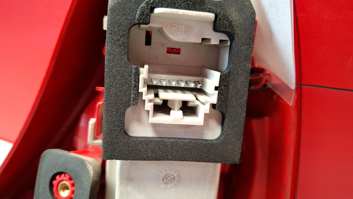 Piloto Trasero Izquierdo Renault Clio 2004 8200071413 8200071413