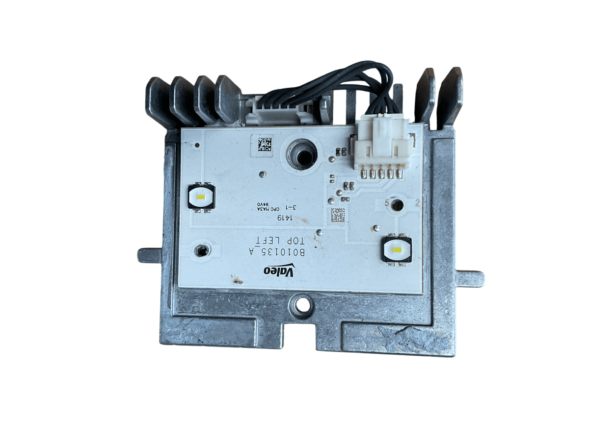 Fuente Luz LED izq VW Passat 14-24 - B010135_A