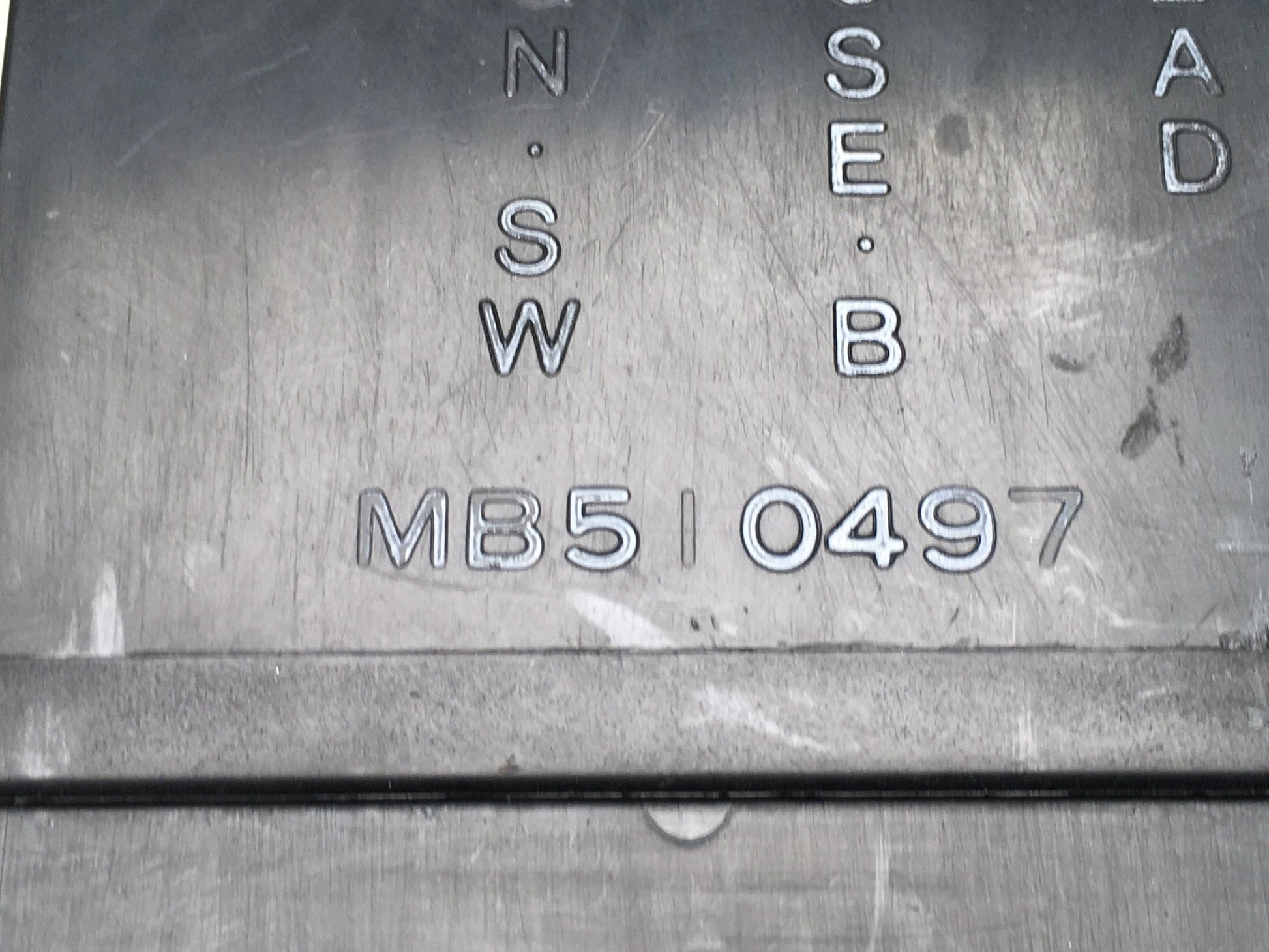 Fusibles Mitsubishi Pajero I L040 - MB510497