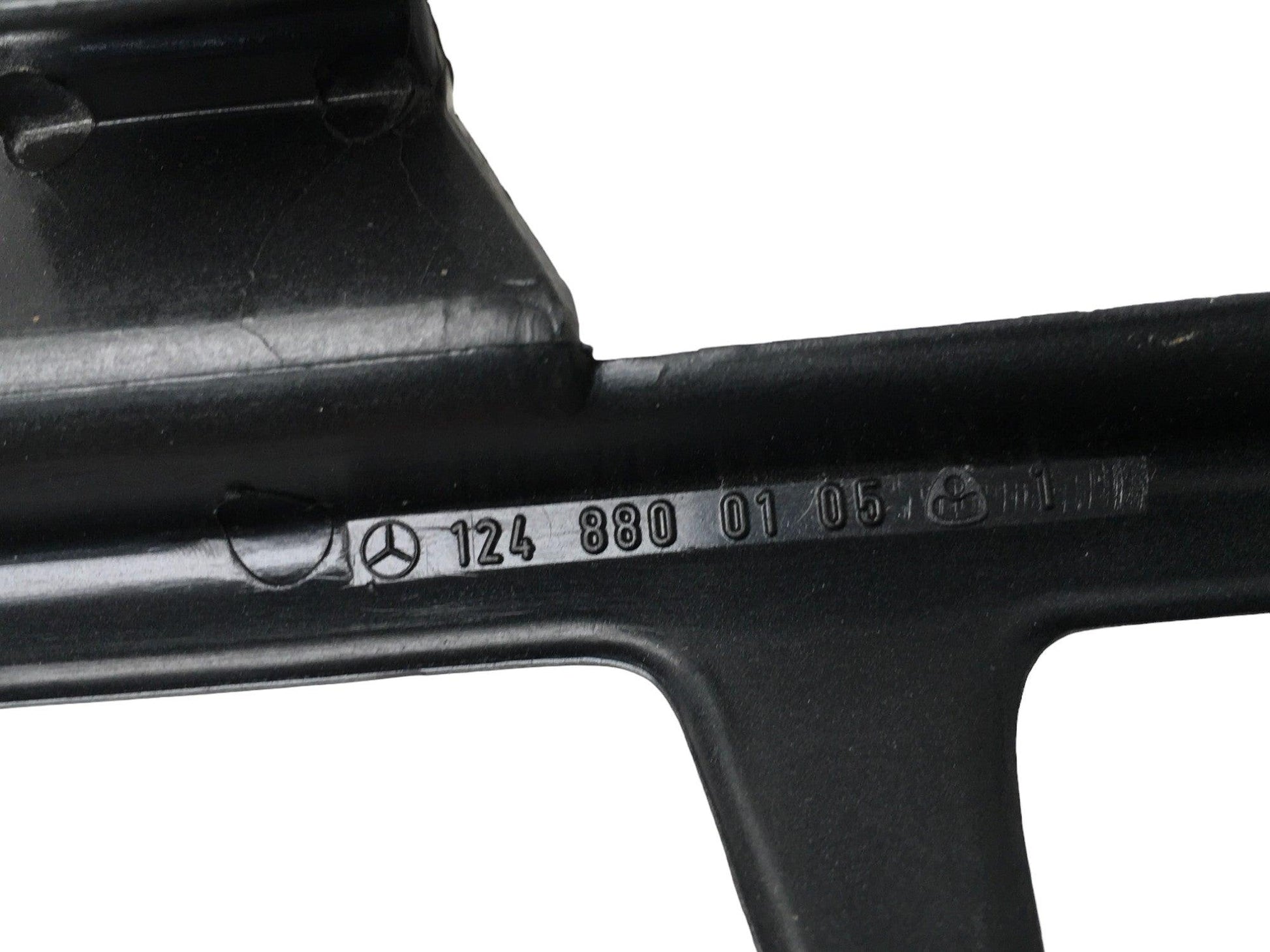 Gancho remolque delantero Mercedes W124 - 1248800105