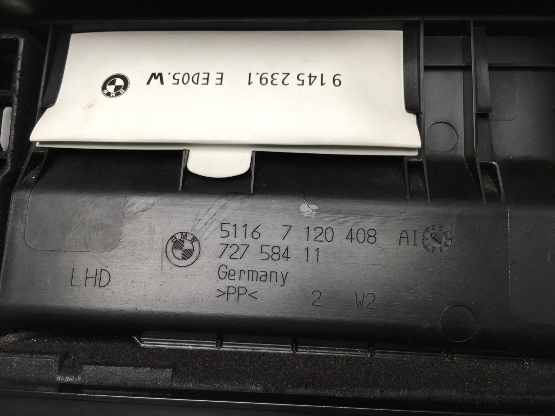 Guantera BMW E90 E92 - 51167120408