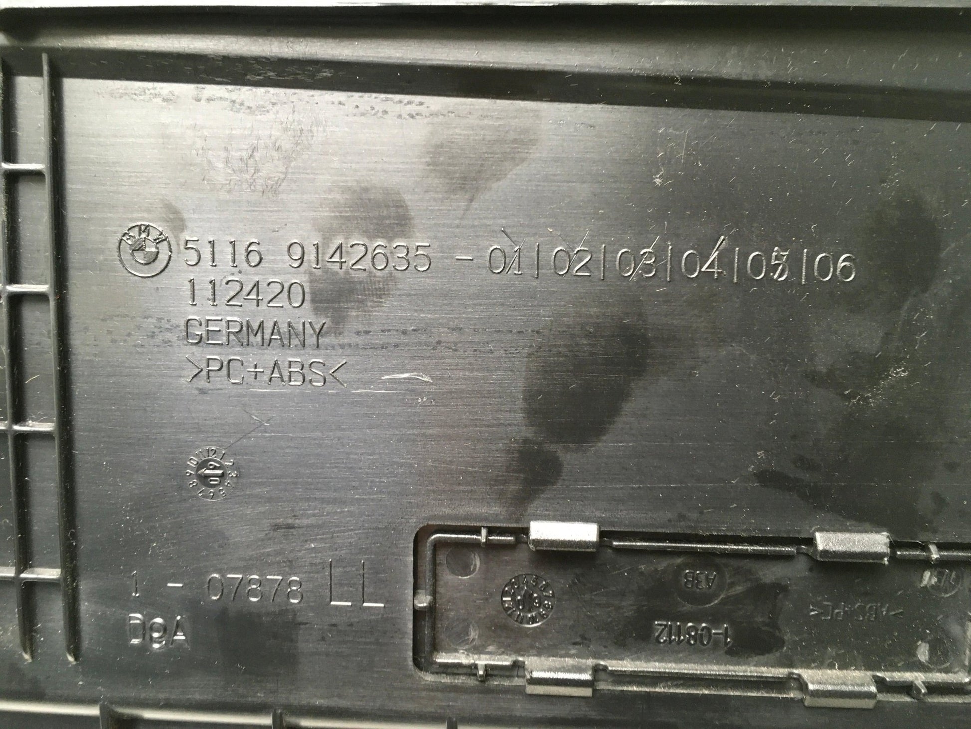 Guantera BMW F07 GT - 51169142635