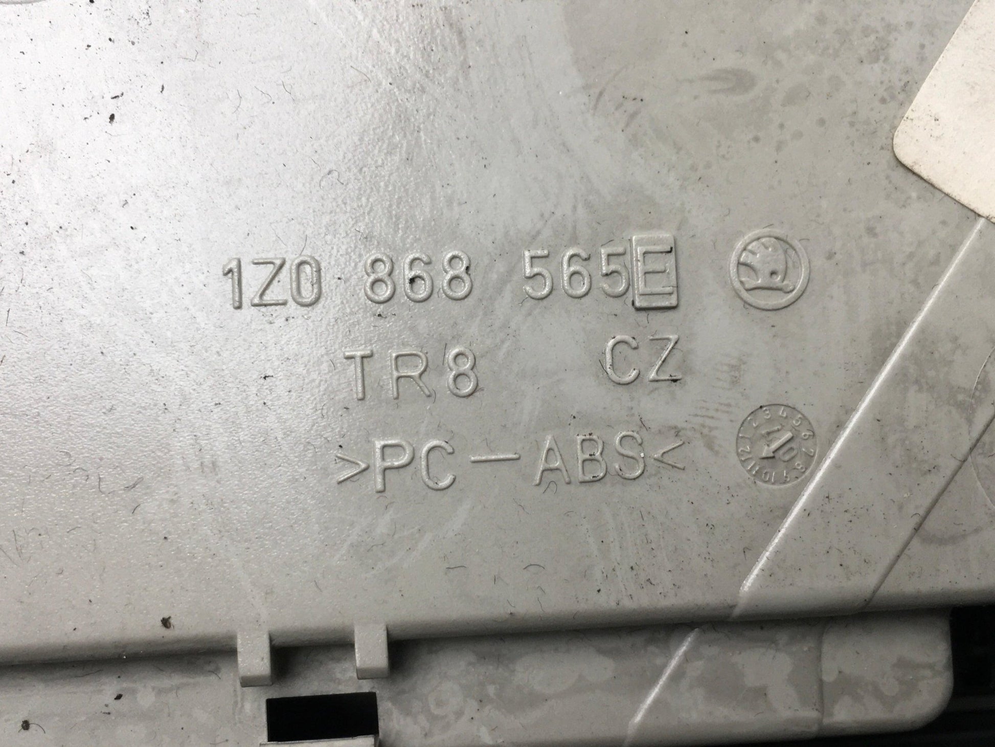 Guantera gafas Skoda Octavia II - 1Z0868565E