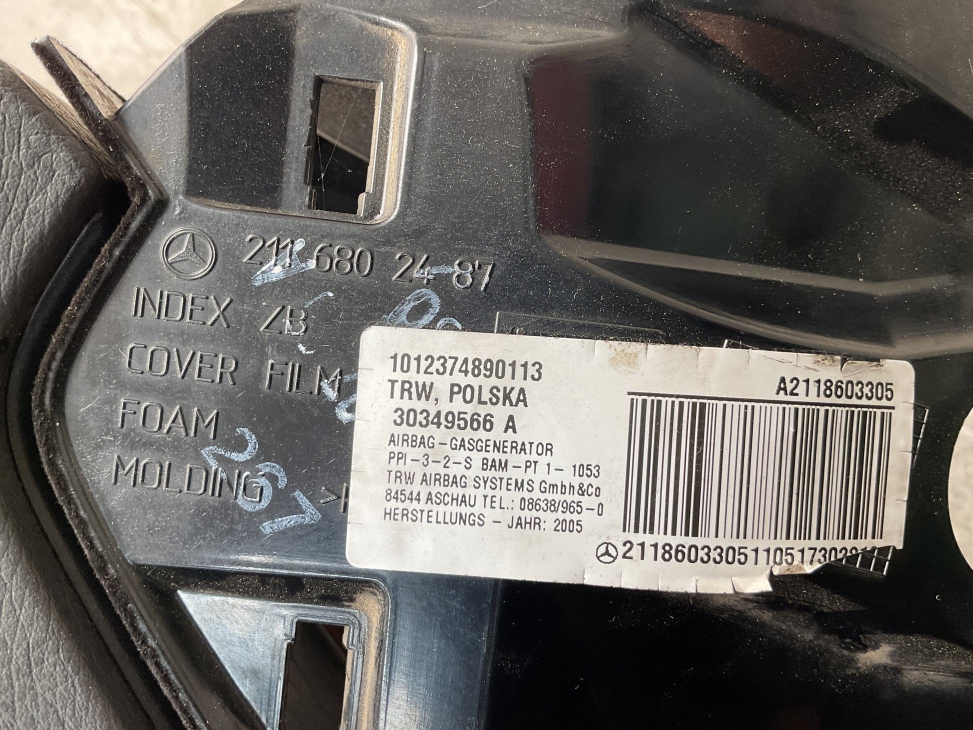 Guantera Mercedes E 2116802487 - 2116802487 _