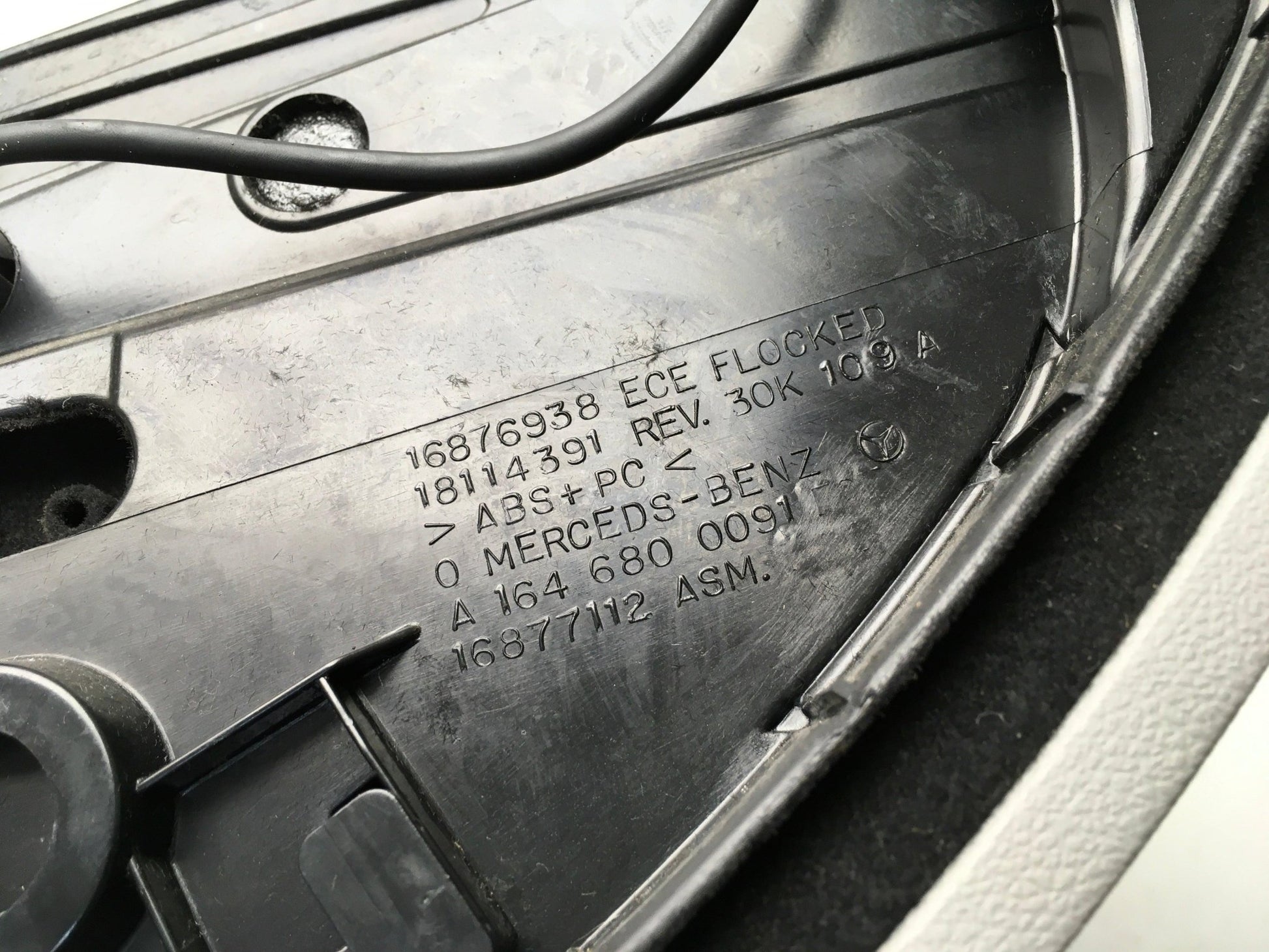 Guantera Mercedes ML W164 - A1646800091 _