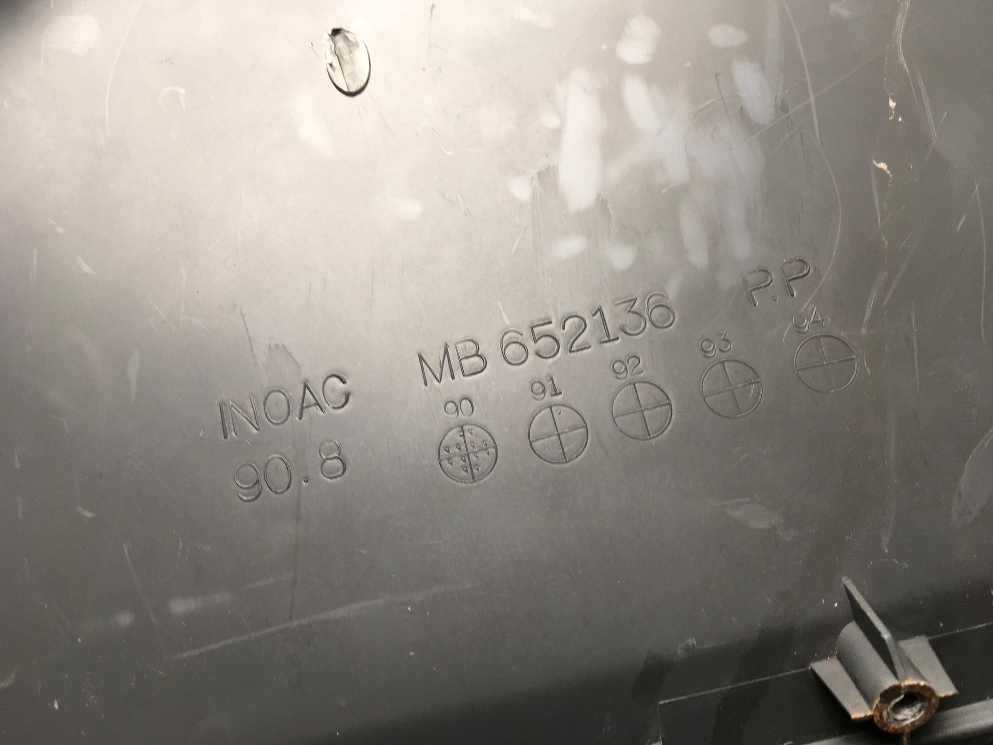 Guantera Mitsubishi Pajero II - MB652136 _