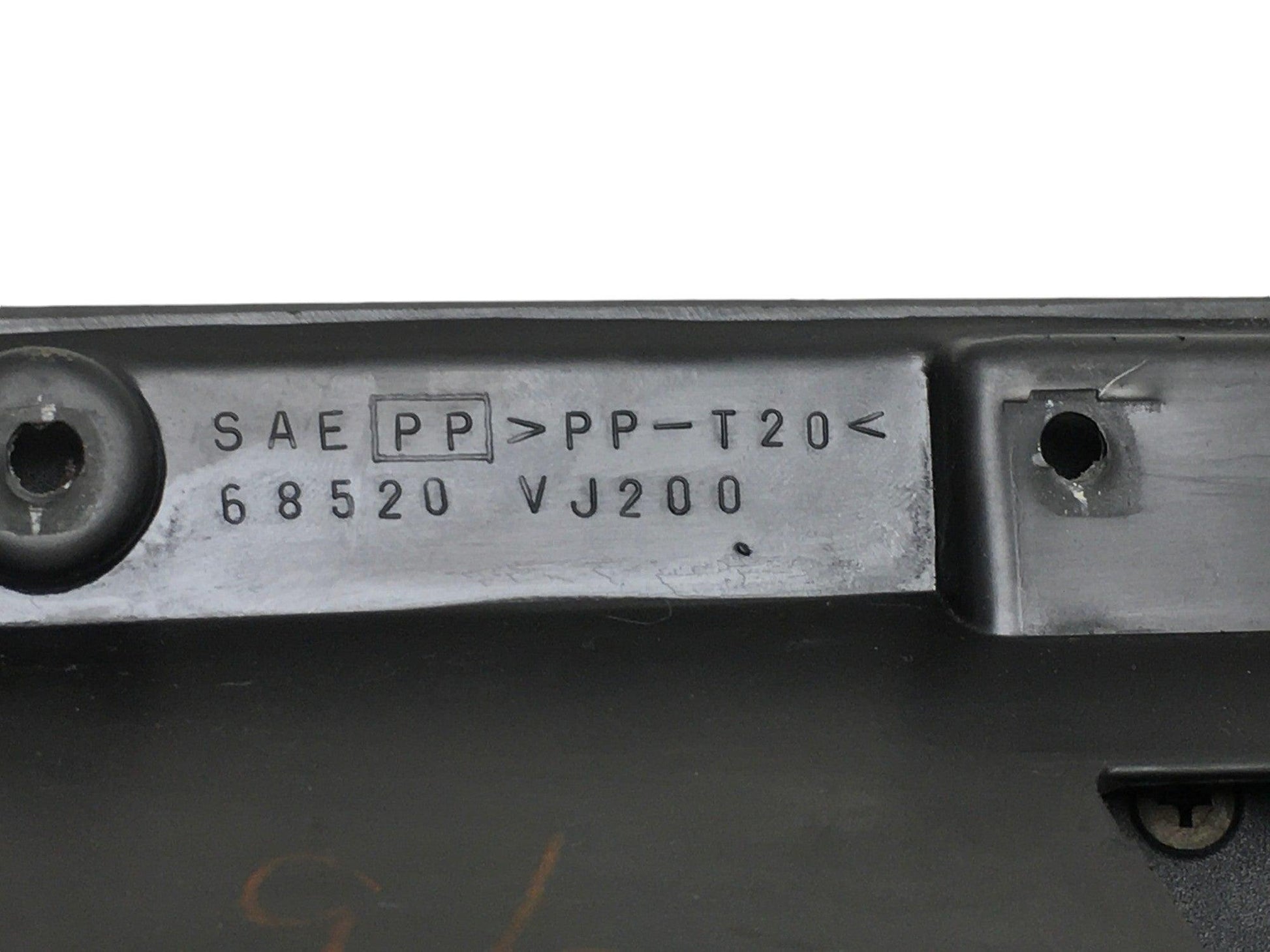 Guantera Nissan Navara D22 - 68520VJ200