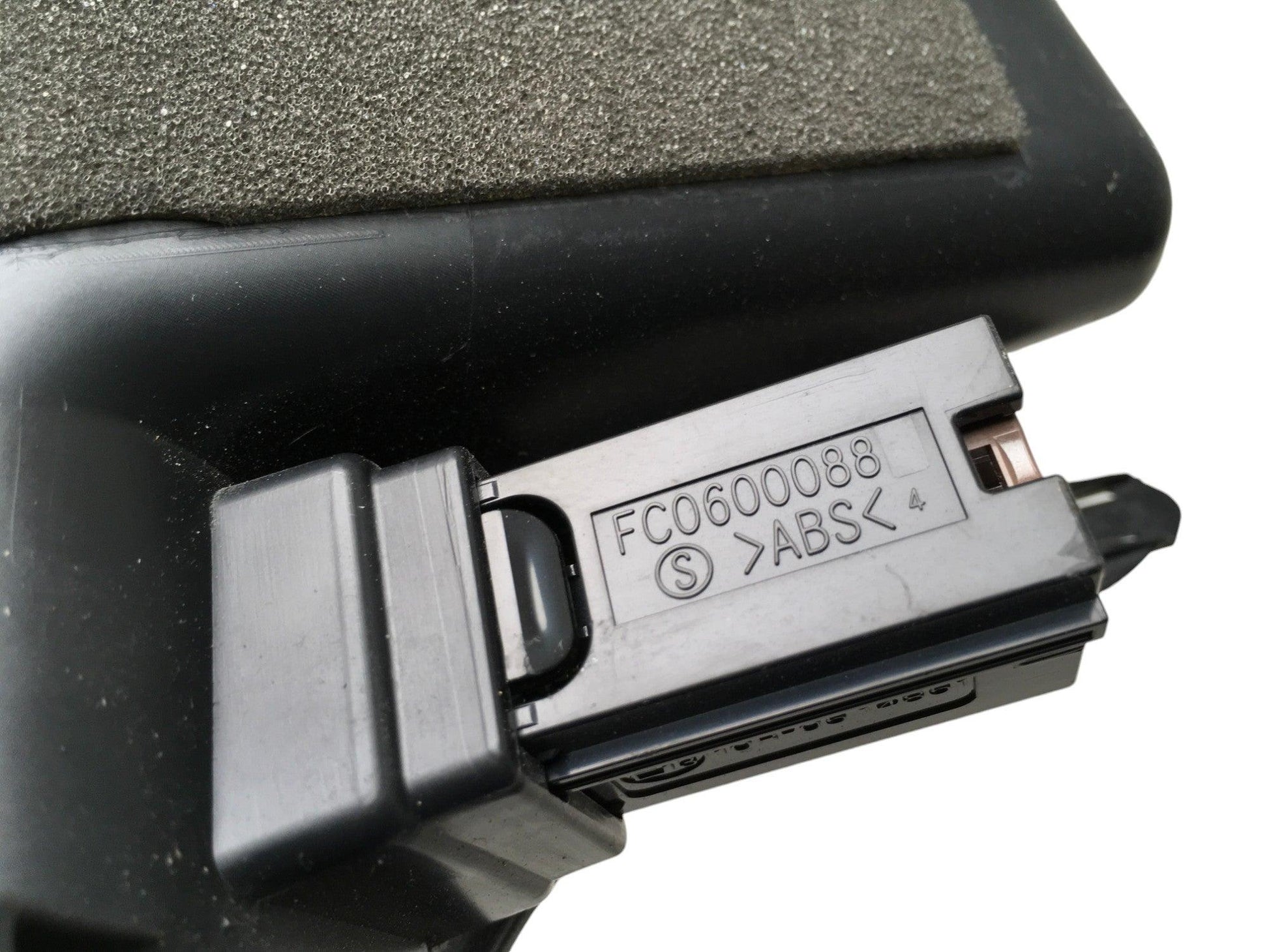 Guantera salpicadero Toyota C-HR - 55440F4070