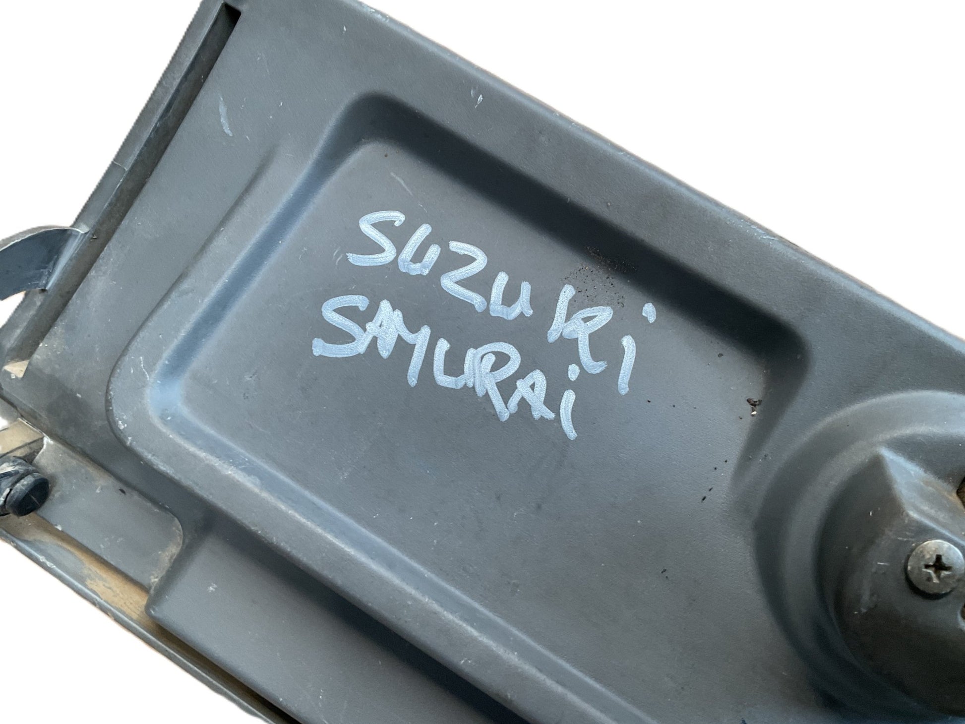 Guantera Suzuki Samurai SJ 98-04 - 7341082C00H9Y