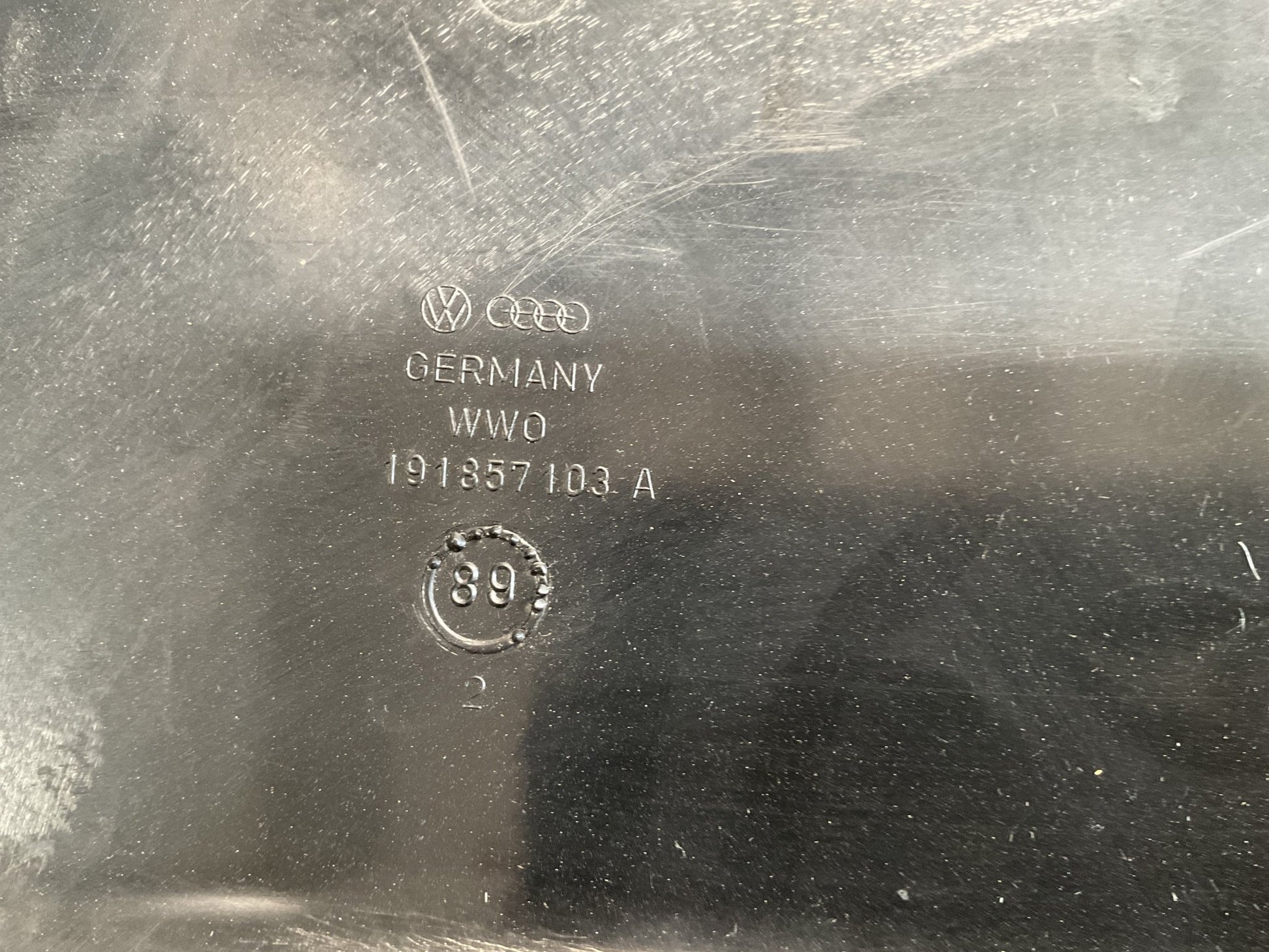 Guantera VW Golf II 89-93 - 191857103A