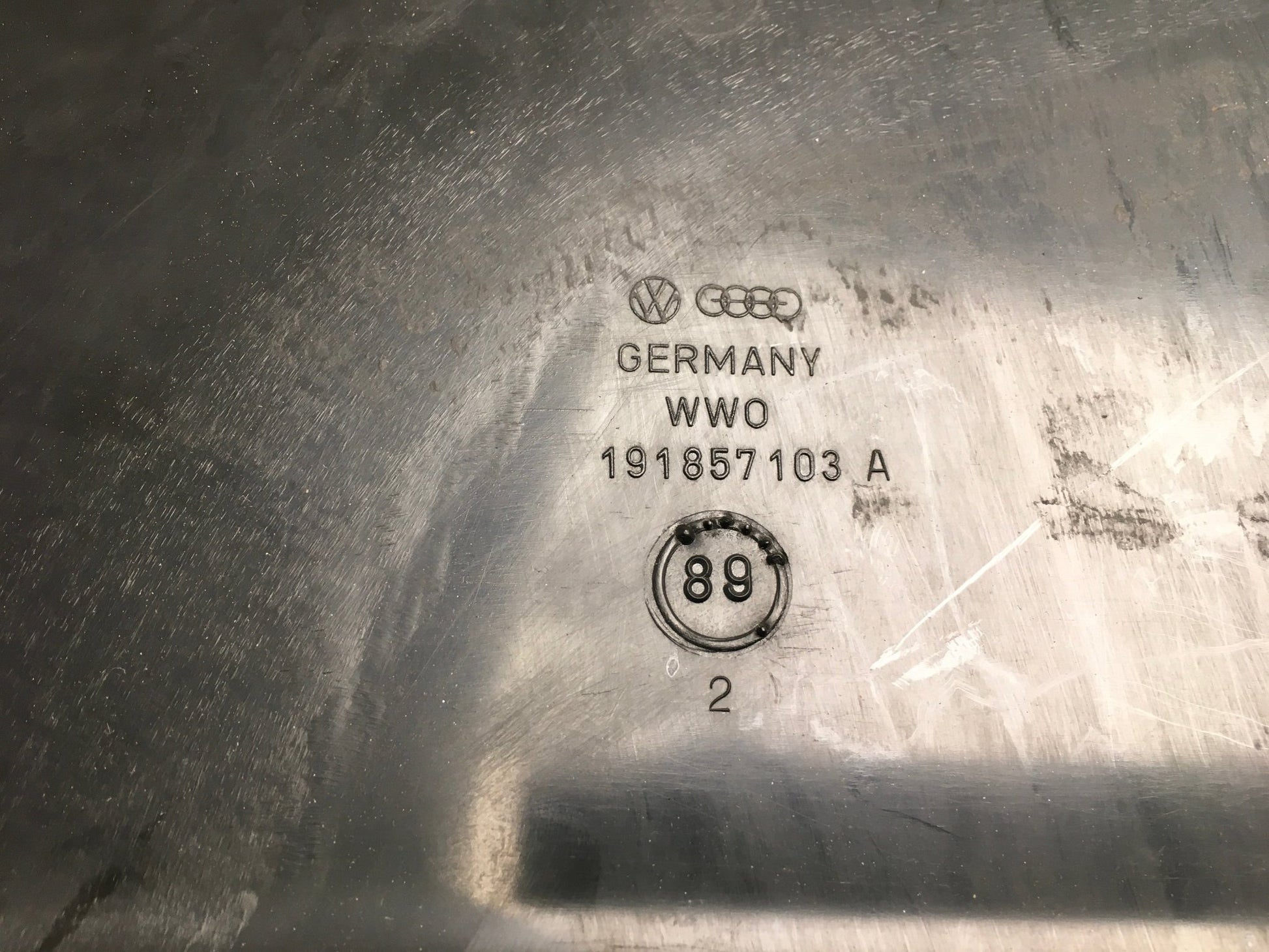 Guantera VW Golf II Jetta II - 191857103A