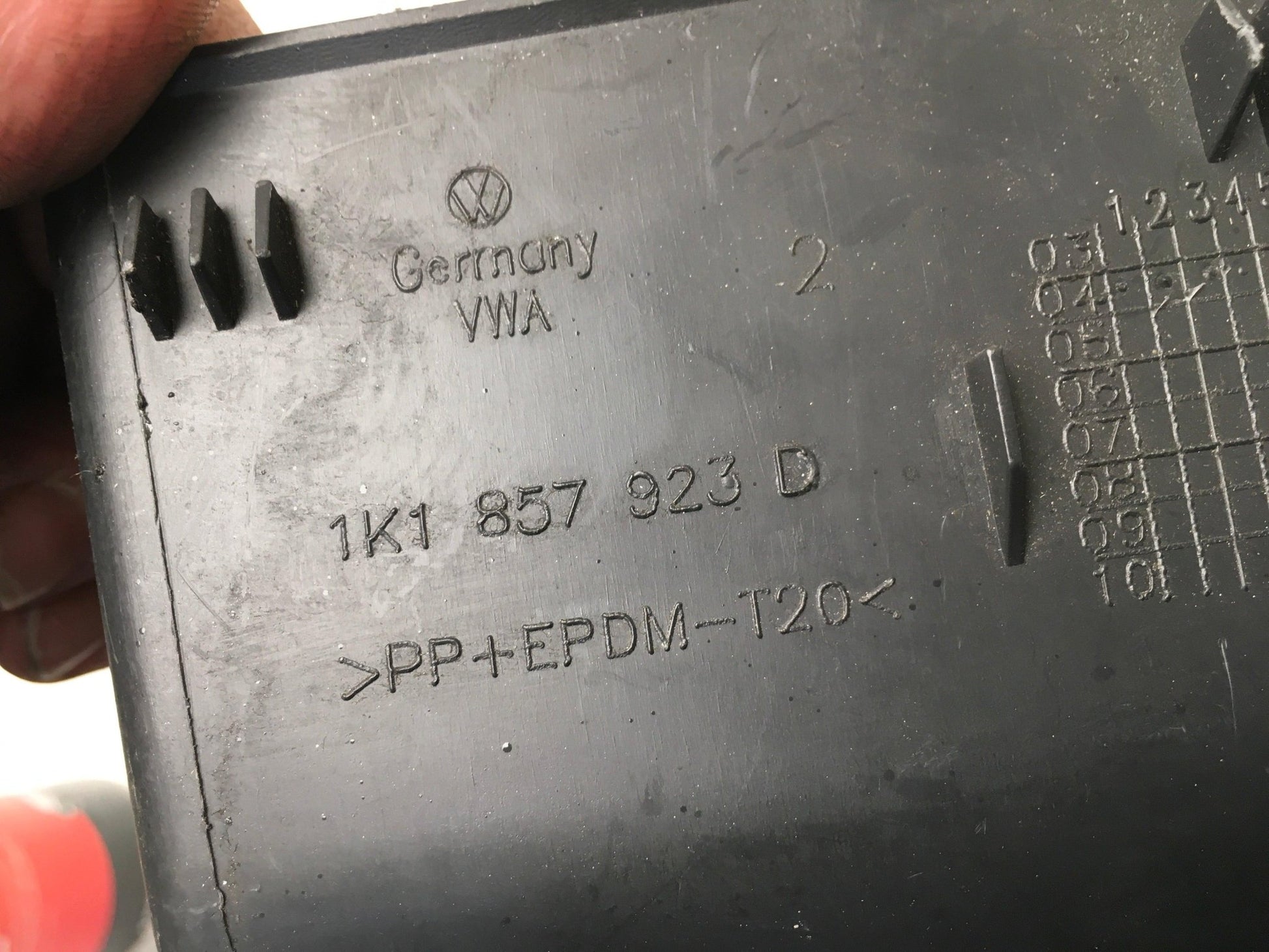 Guantera VW Golf V / VI / Jetta - 1K1857923D