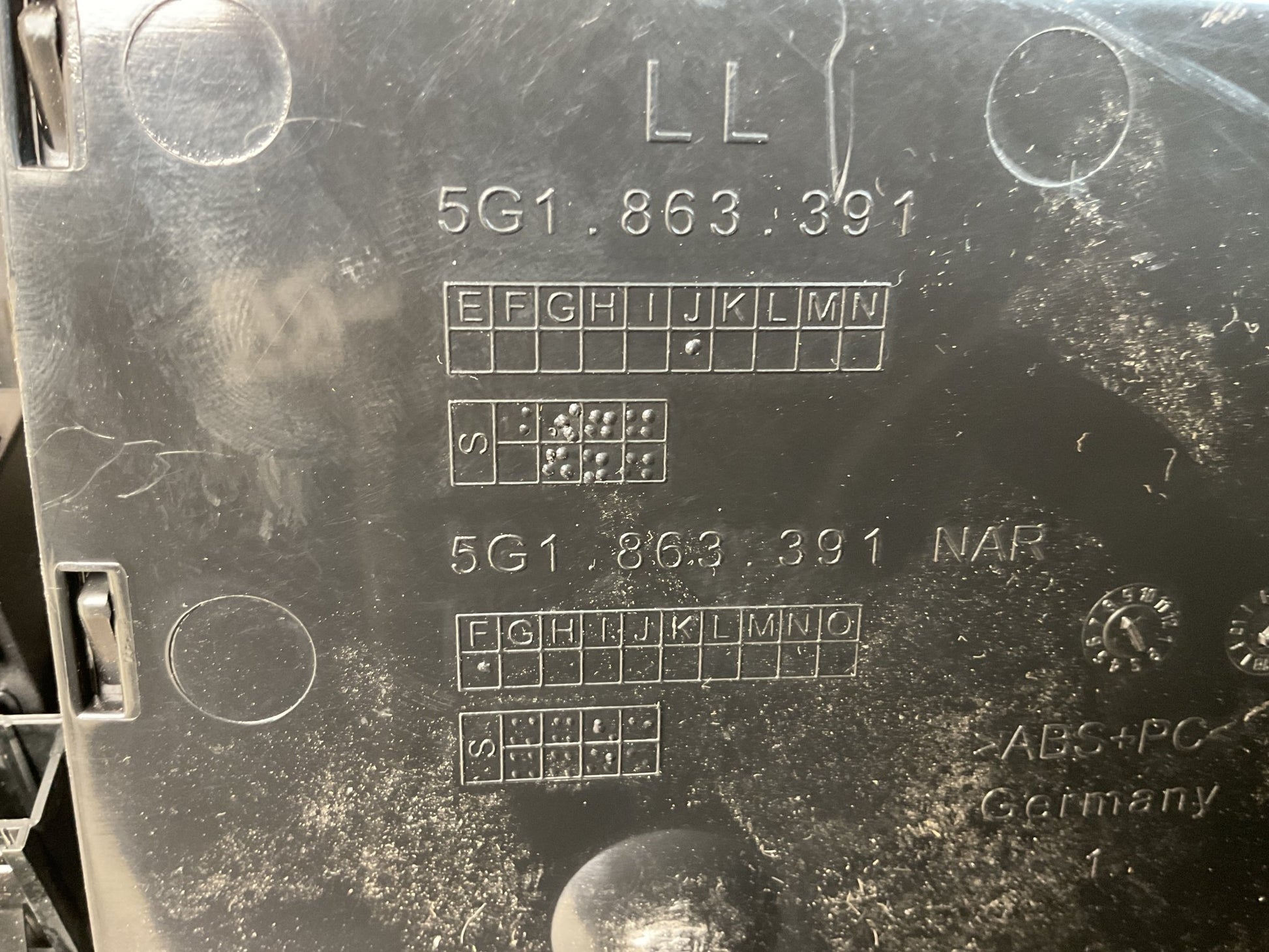 Guantera VW Golf VII 2012-2020 - 5G1863391