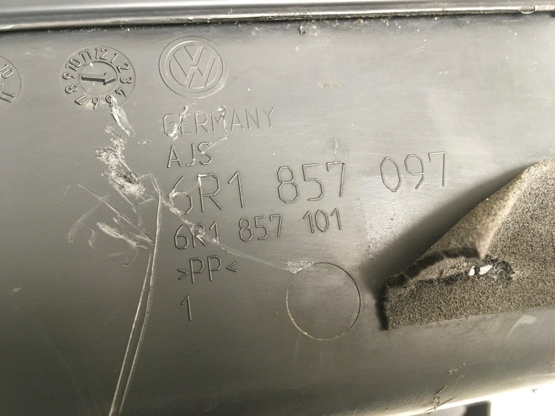 Guantera VW Polo V 6R - 6R1857097