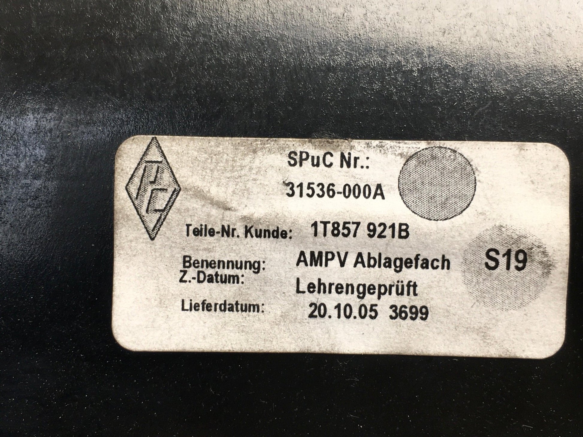 Guantera VW Touran 1T - 1T857921B