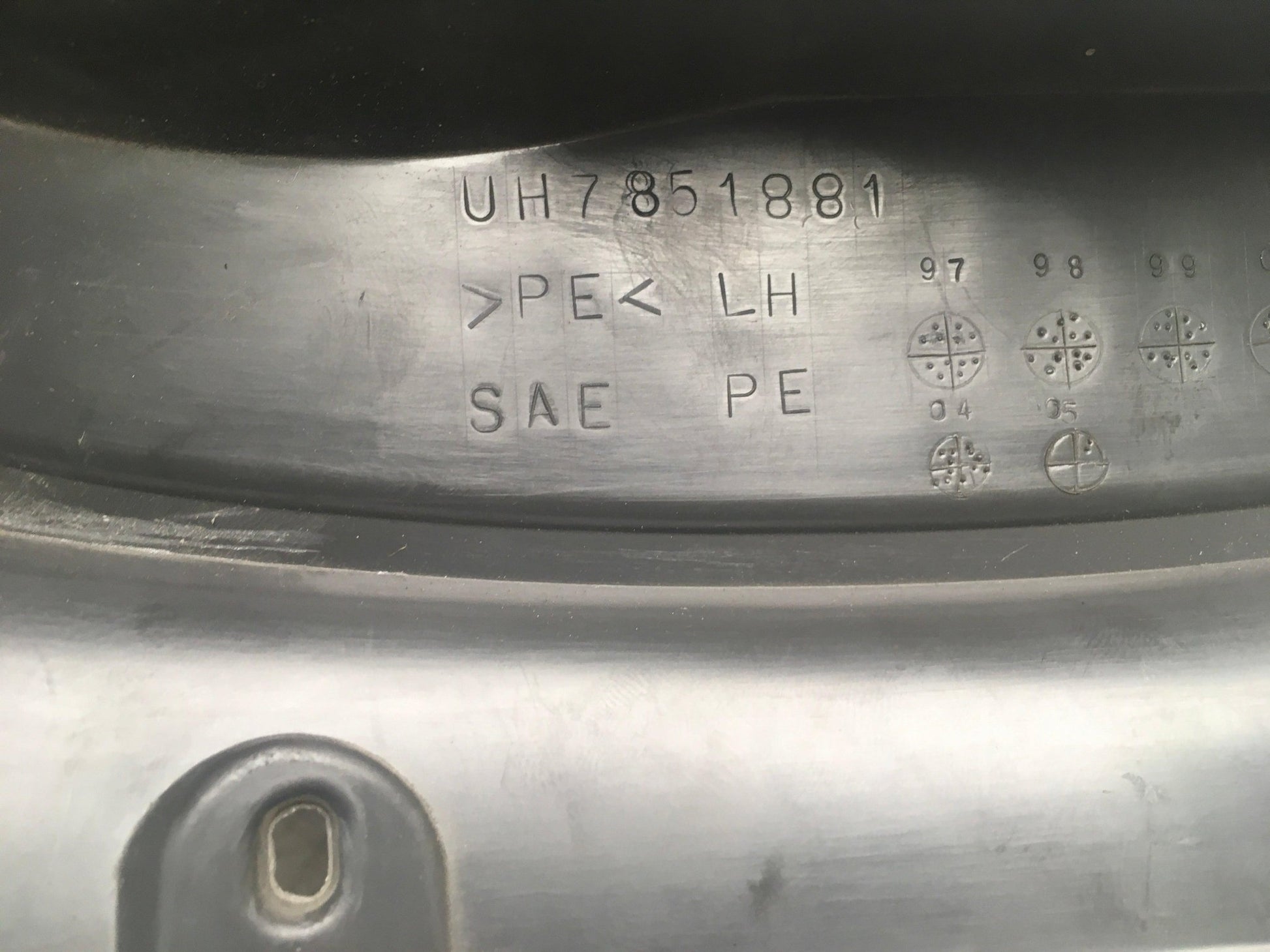 Guardabarros tra izq Ford Ranger III - UH7851881