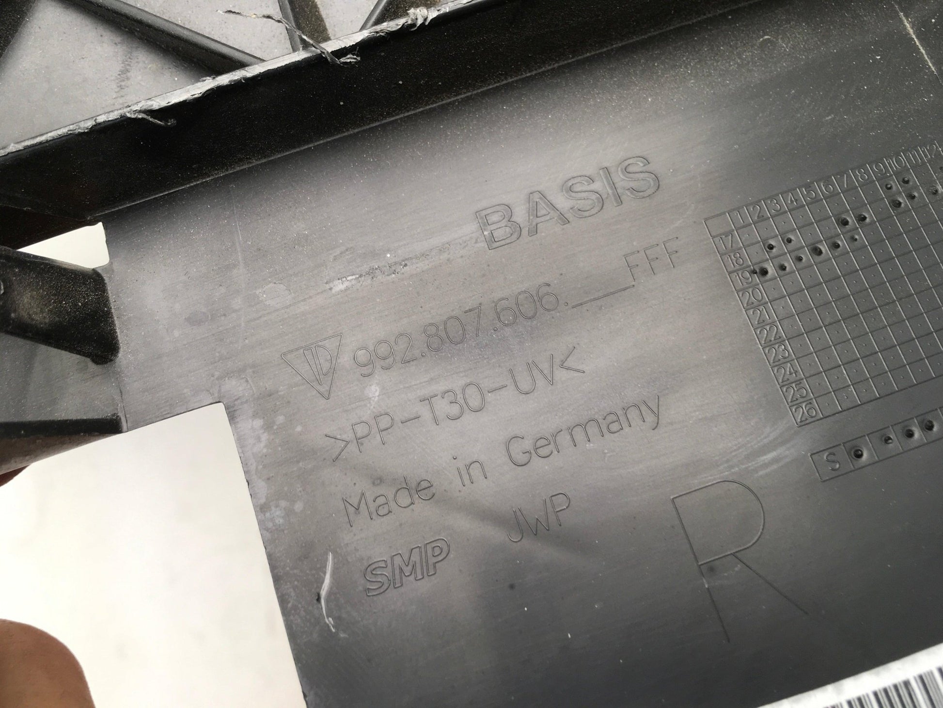 Guia dcha Paragolpes trasero Porsche 911 992 - 992807606