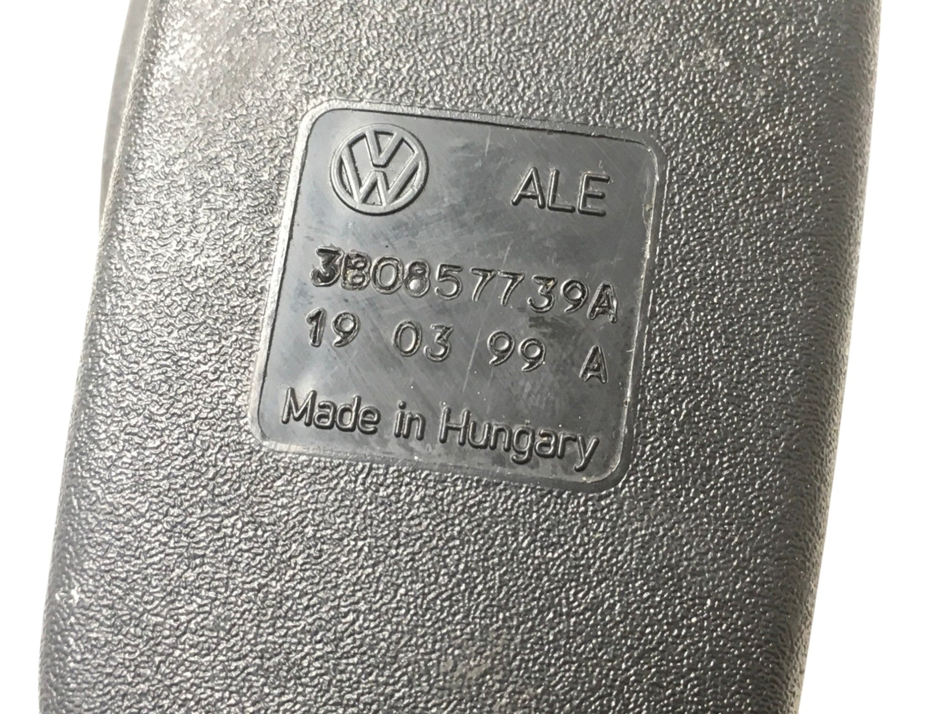 Hebilla cinturon tra dcho VW Passat B5 3B - 3B0857739A _