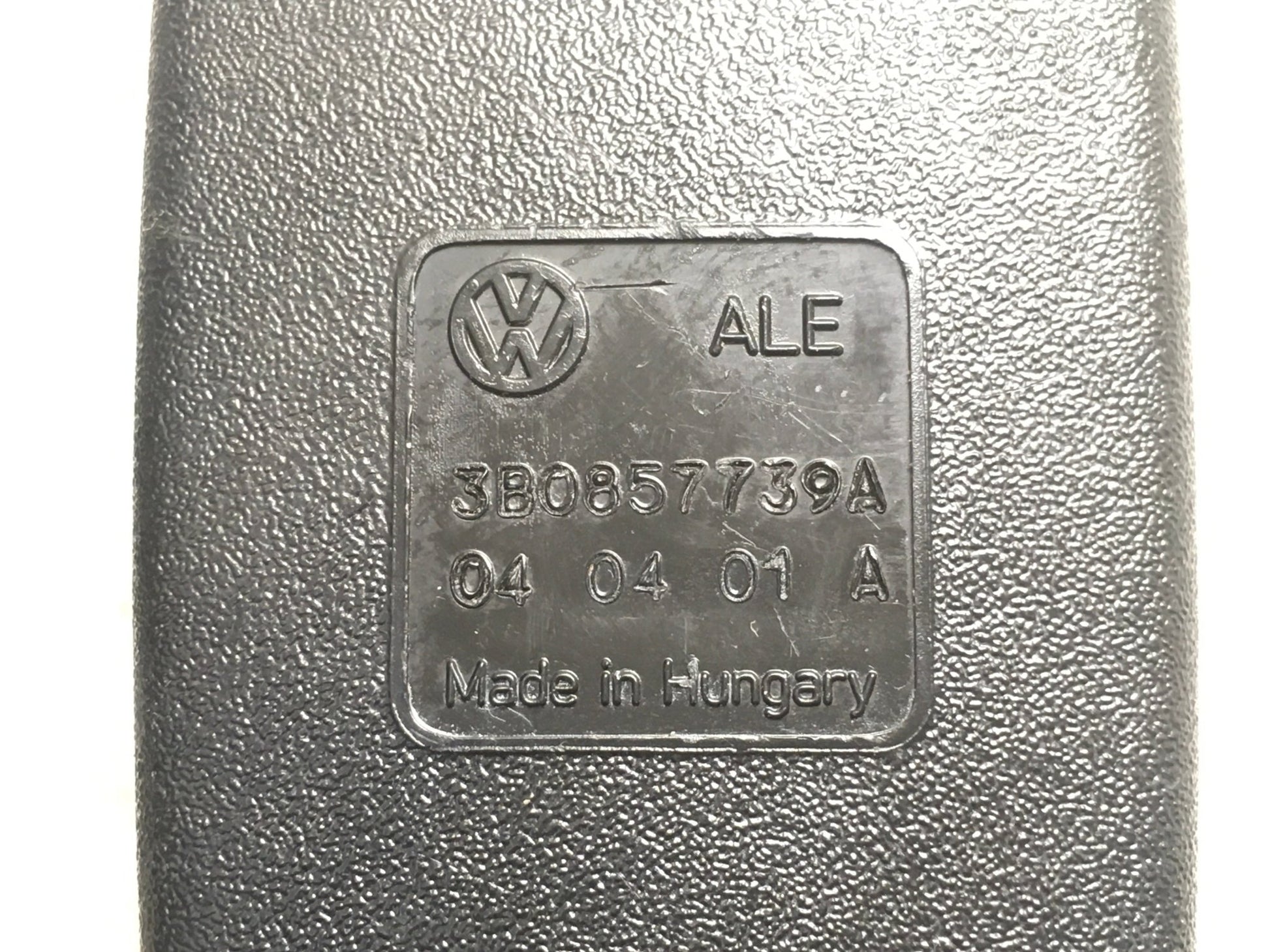 Hebilla cinturon tra dcho VW Passat B5 3B - 3B0857739A