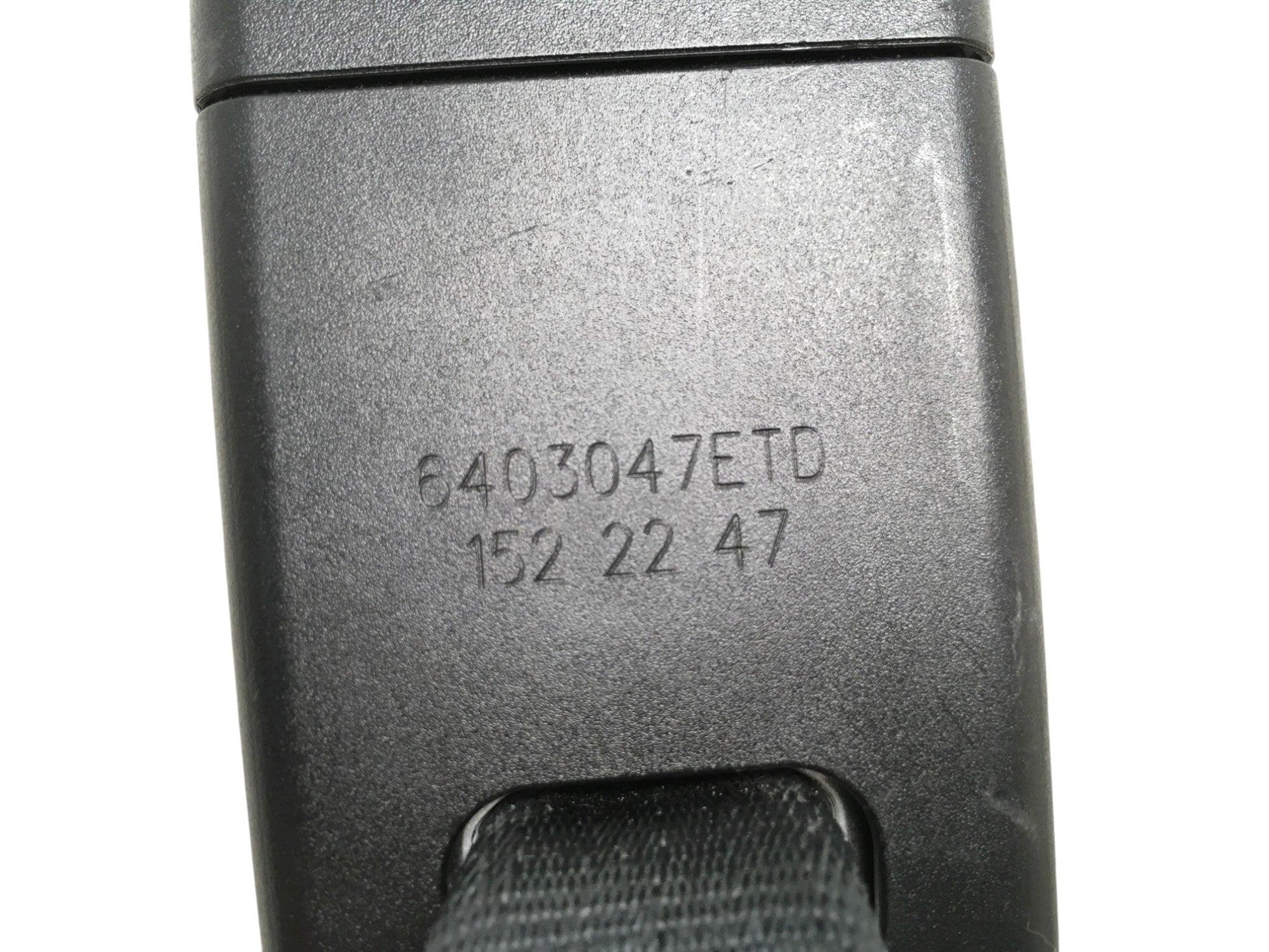 Hebilla Cinturon tra izq Opel Corsa F - 6403047ETD