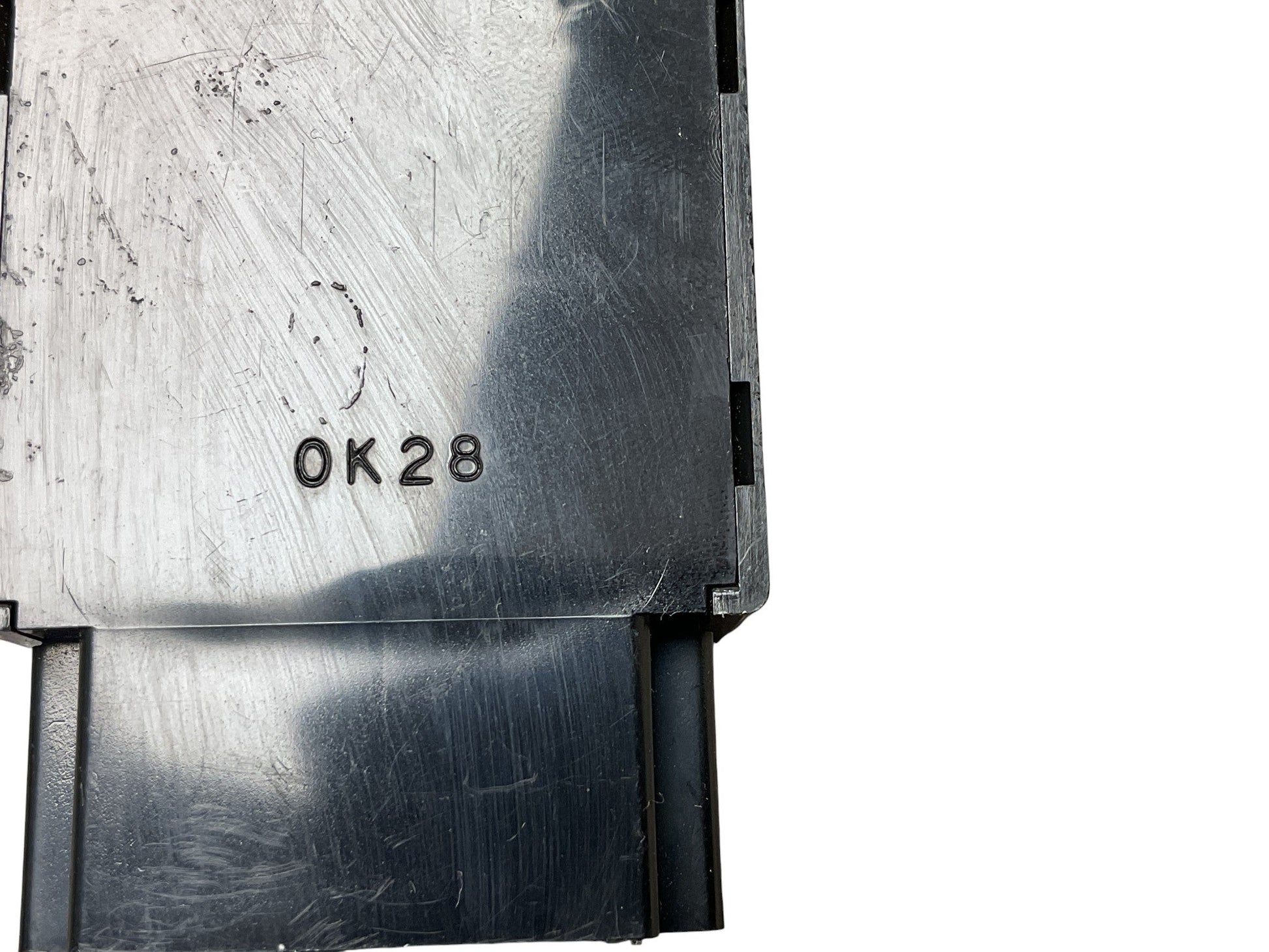 Interruptor Antiniebla Mitsubishi Pajero 99 - 06 - MR190952