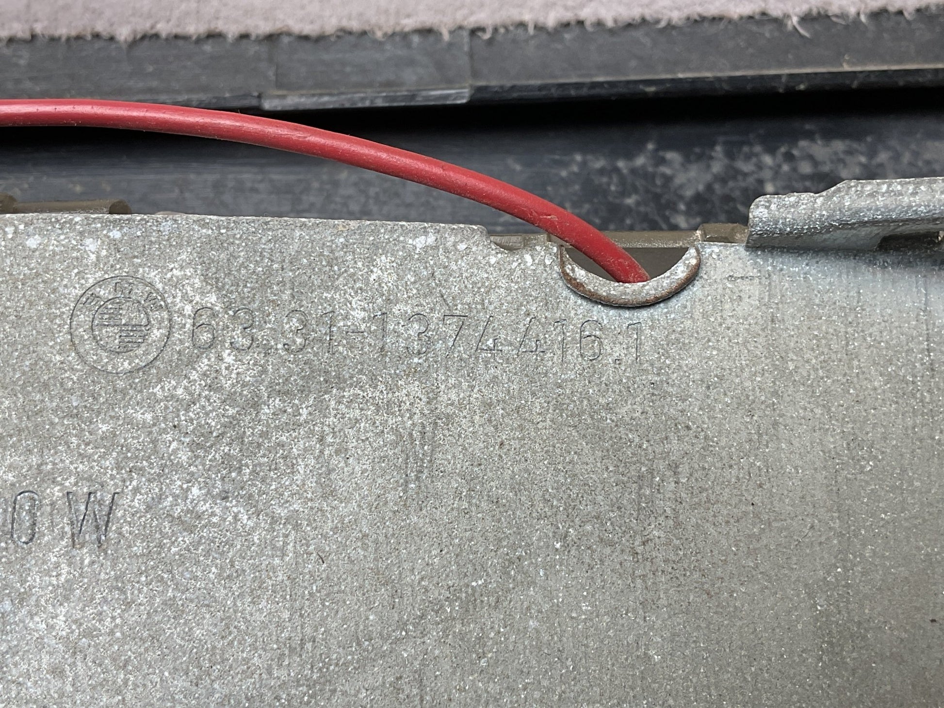 Lampara inferior tra dcha BMW 5 88 - 96 - 63311374416