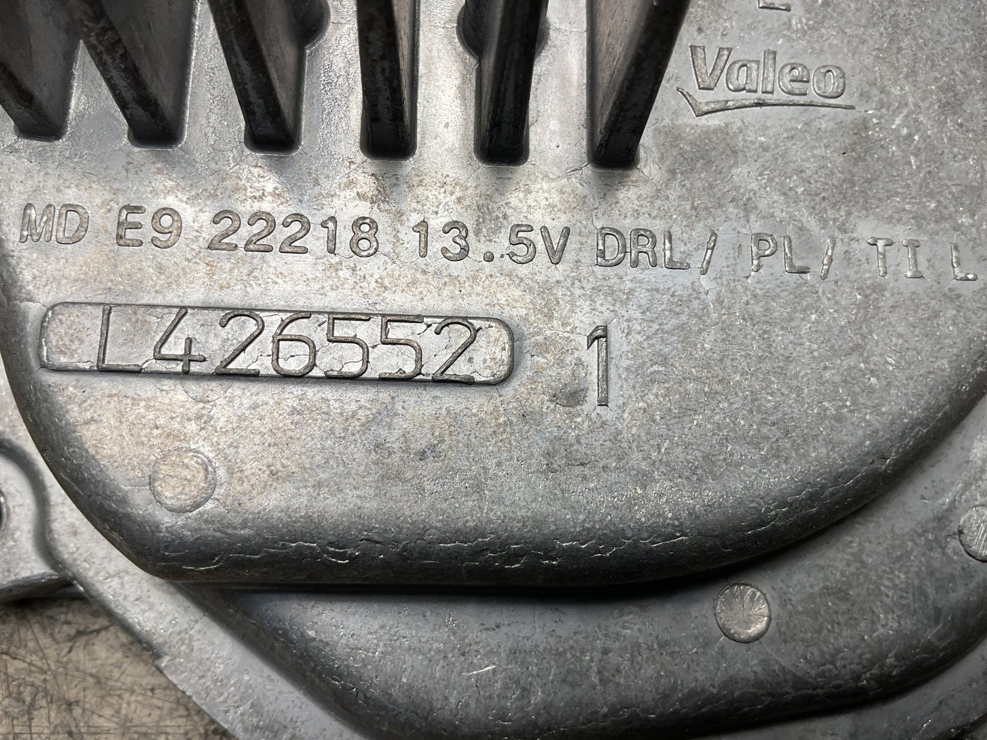 Lastre faro izq Audi Q5 2017 - 2025 - L426552