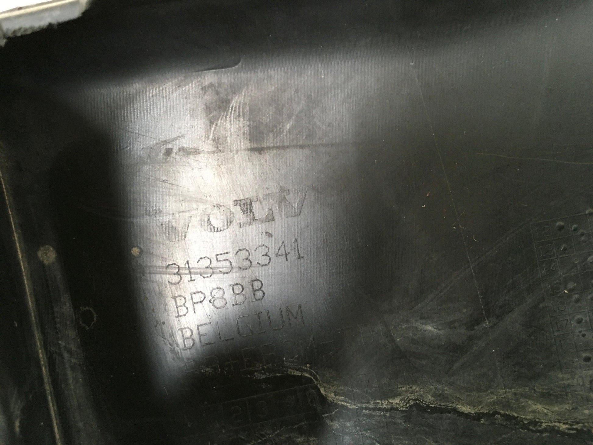 Lateral parachoques delantero VOlVO V40 - 31353341