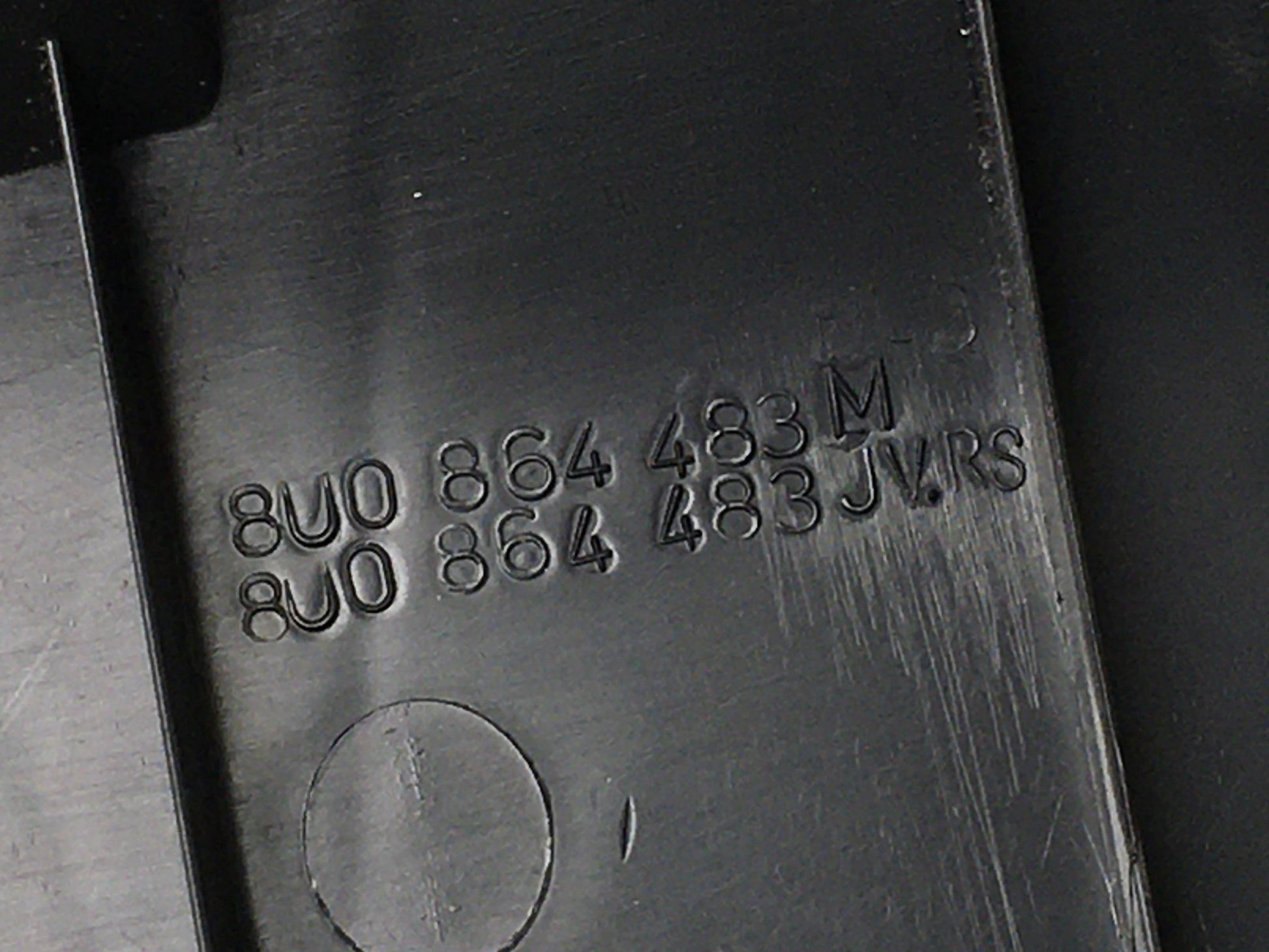 Liston cierre porton Audi Q3 8U - 8U0864483M