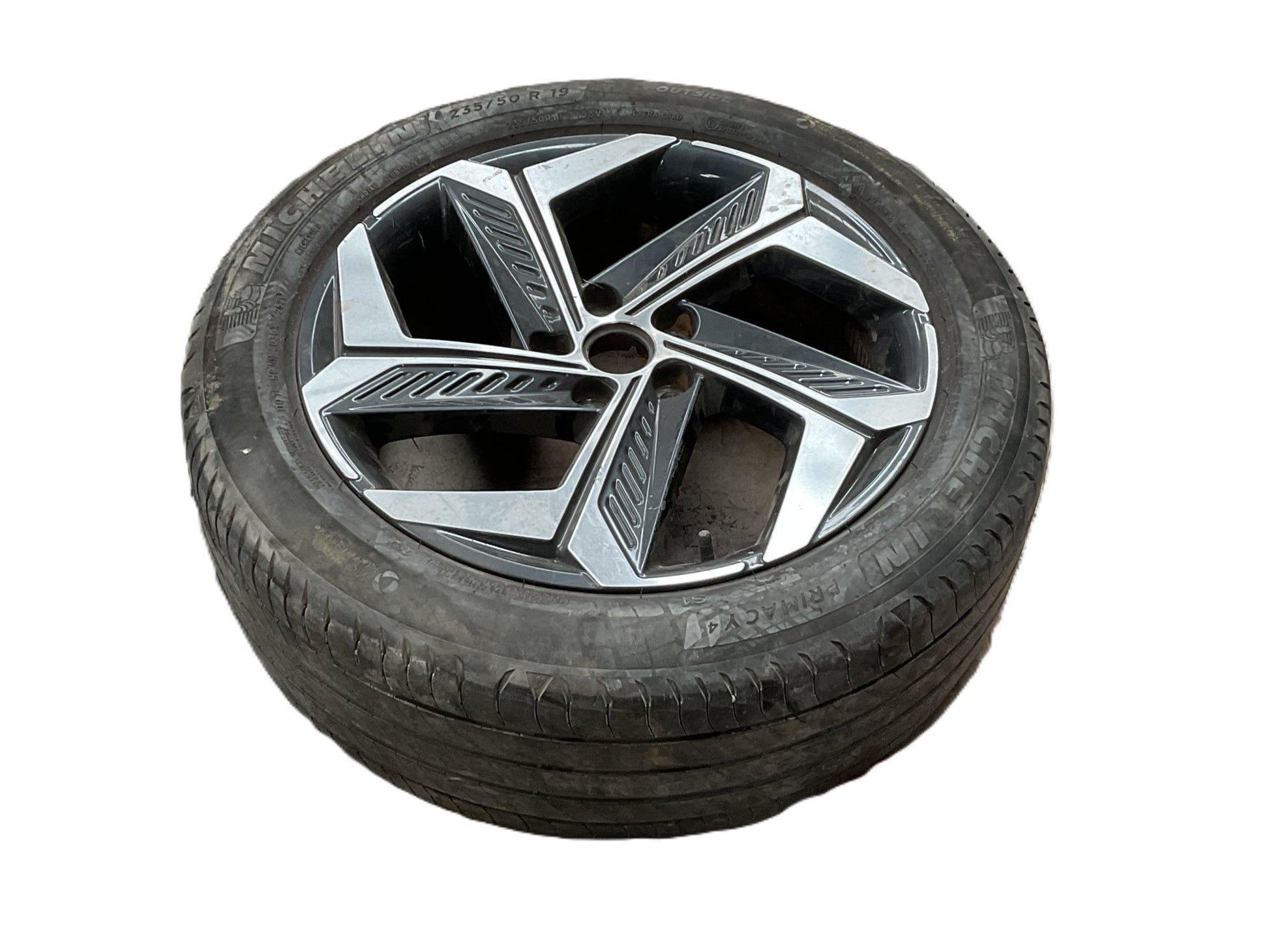 Llanta Hyundai Tucson (NX4) 22-24