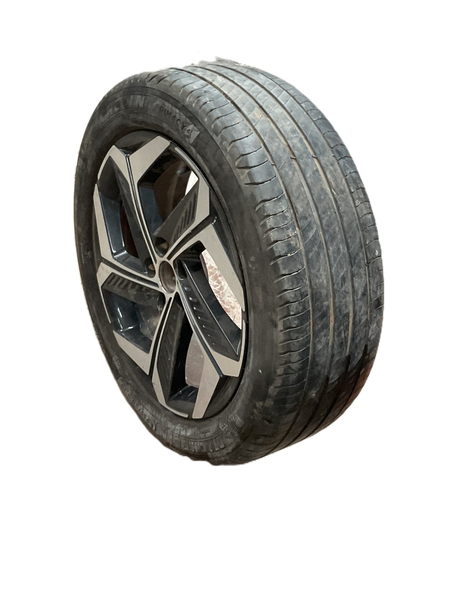Llanta Hyundai Tucson (NX4) 22-24