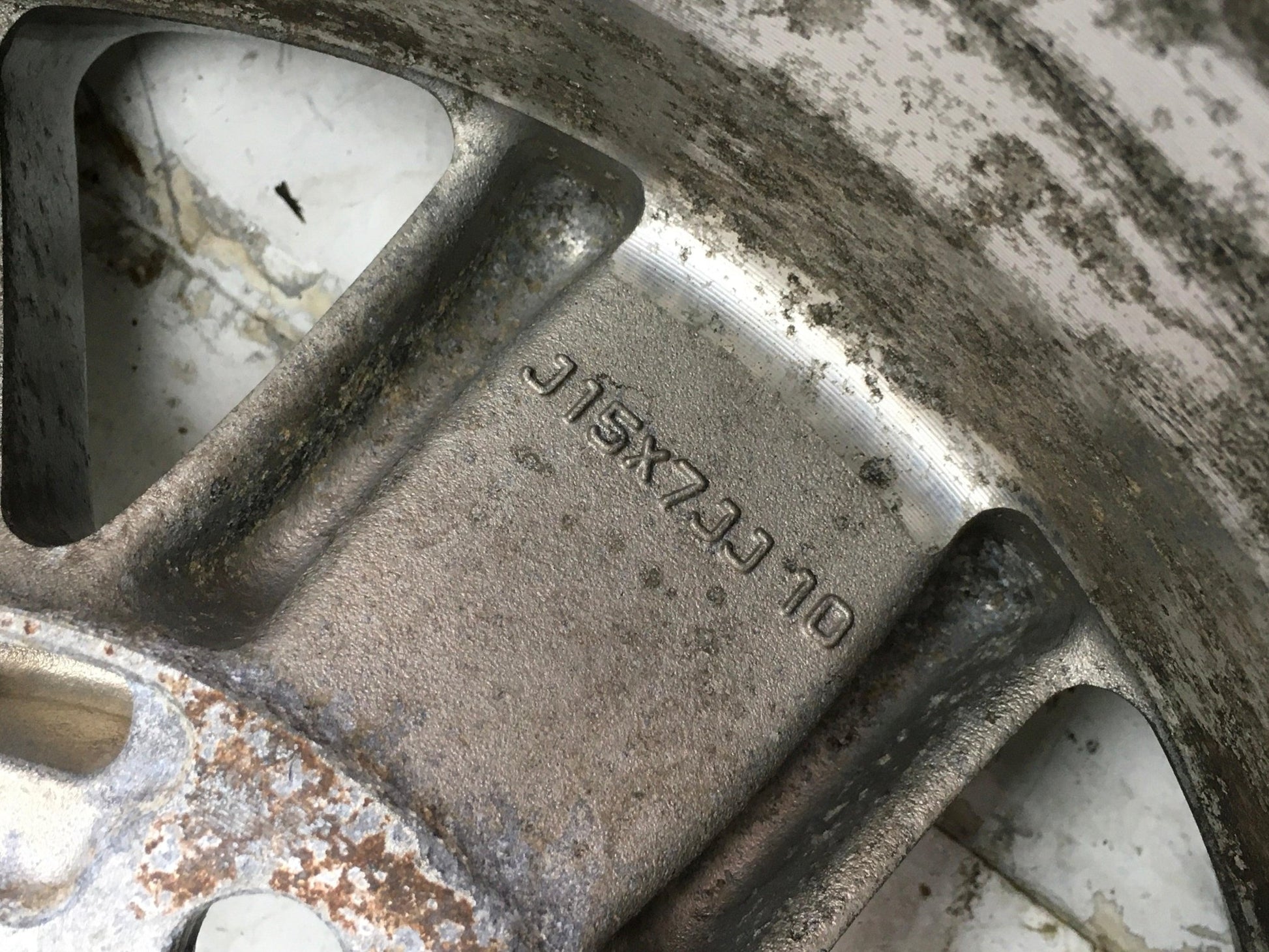 Llanta Mitsubishi Pajero II - J15X7JJ10 _