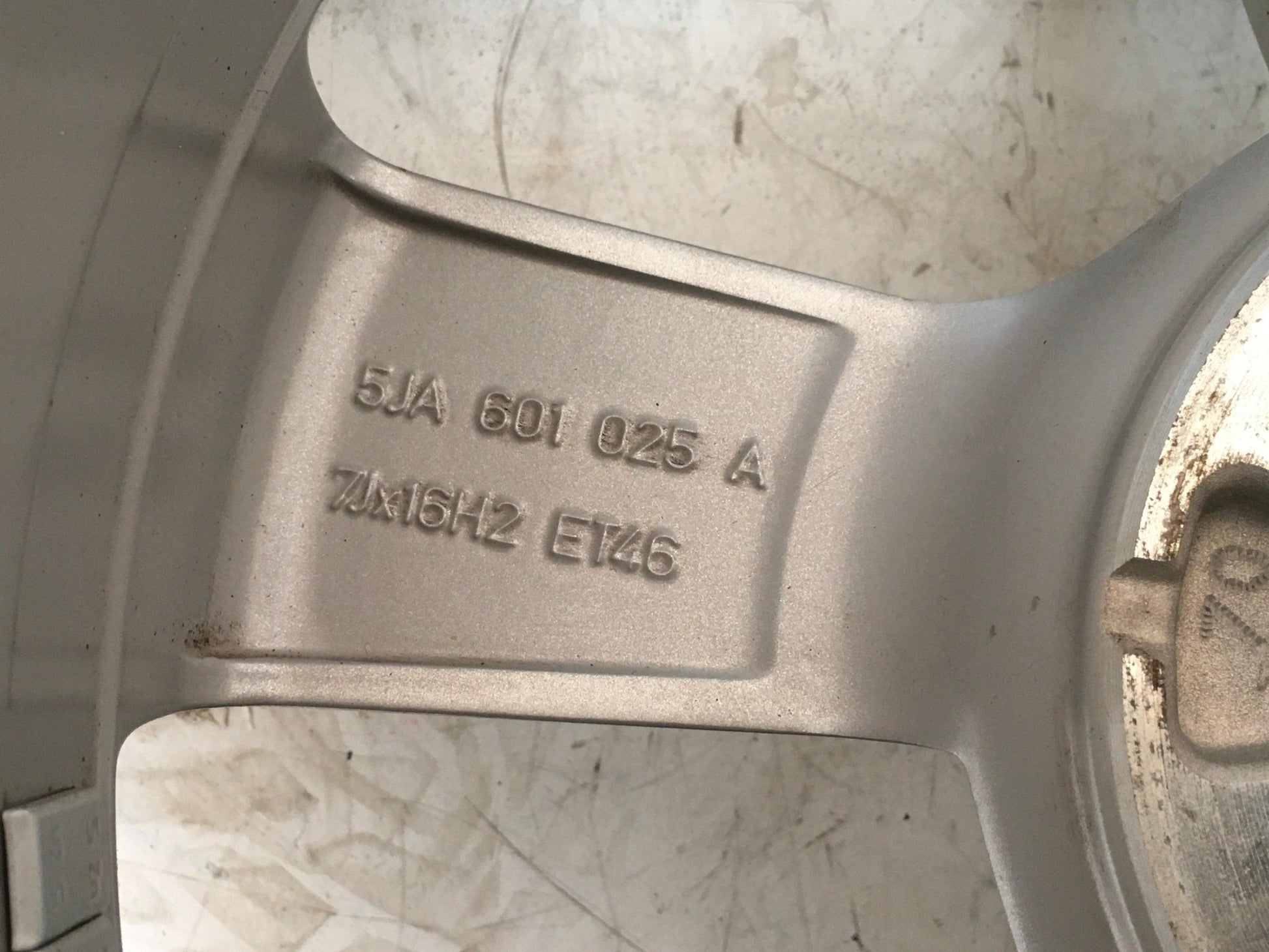 LLantas Skoda Rapid - 5JA601025A