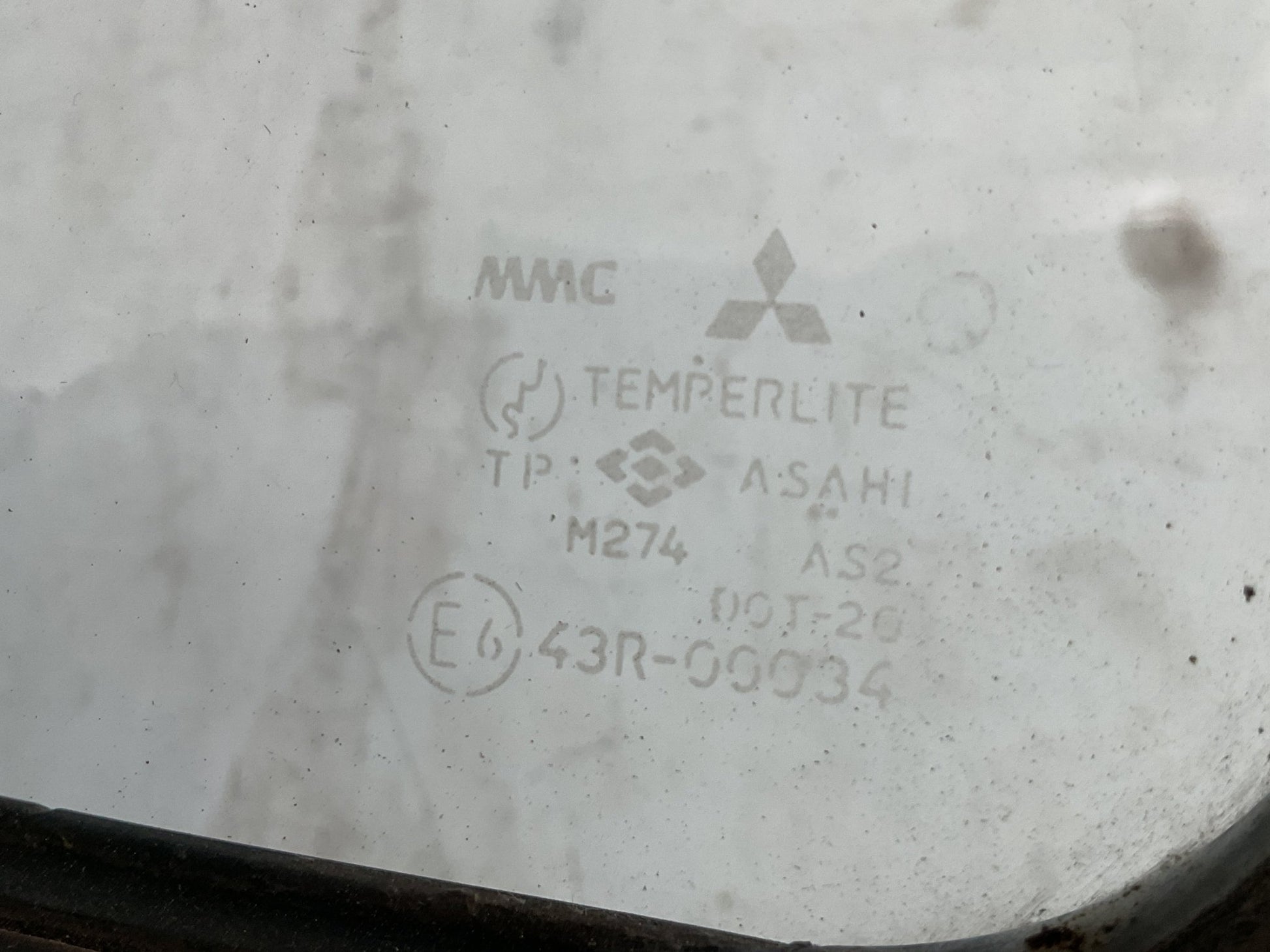 Luna tra dcha Mitsubishi Pajero 1982 - 1991 - E643R00034 _