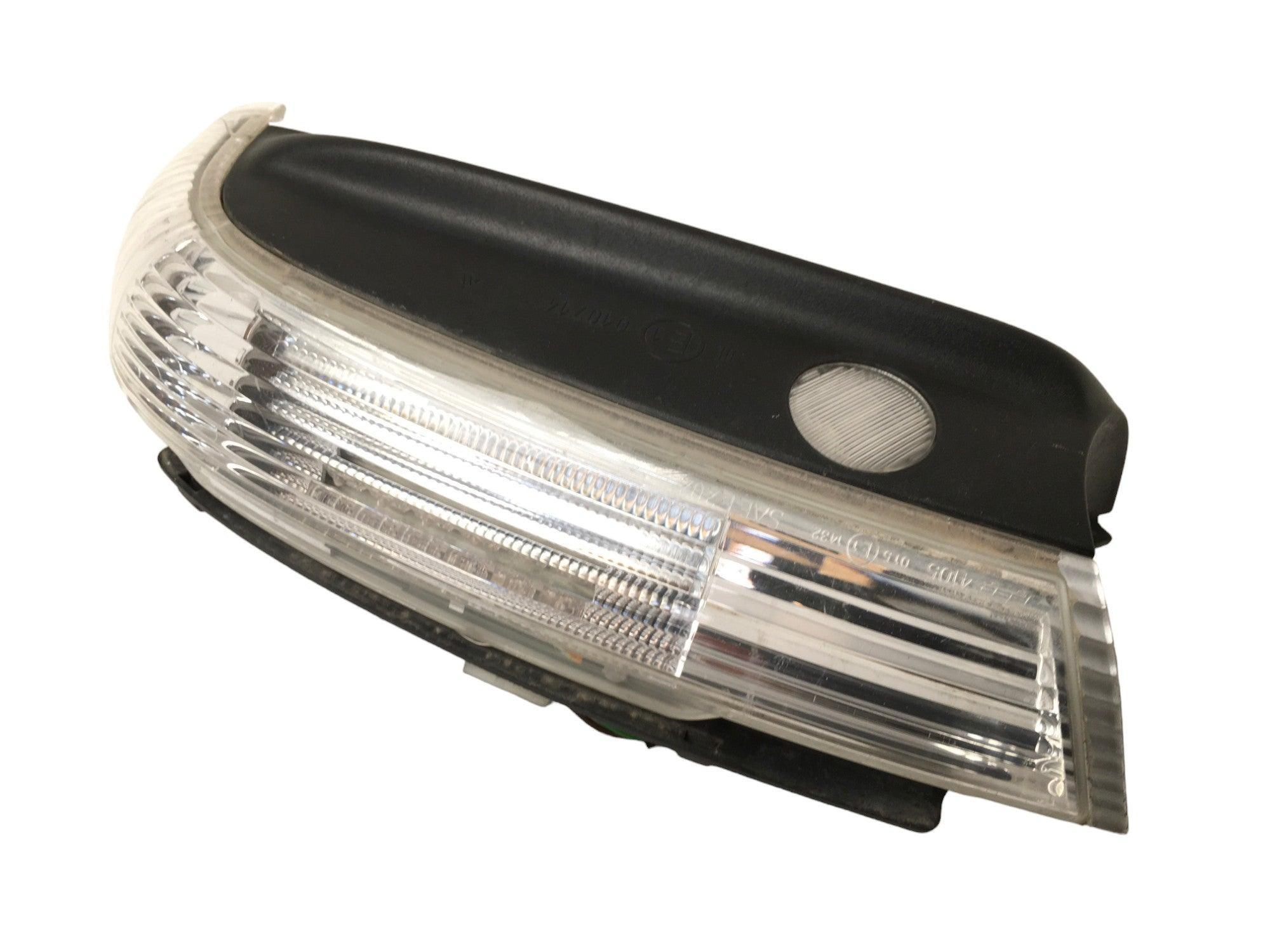 Luz retrovisor izquierdo VW Touareg - E1010714