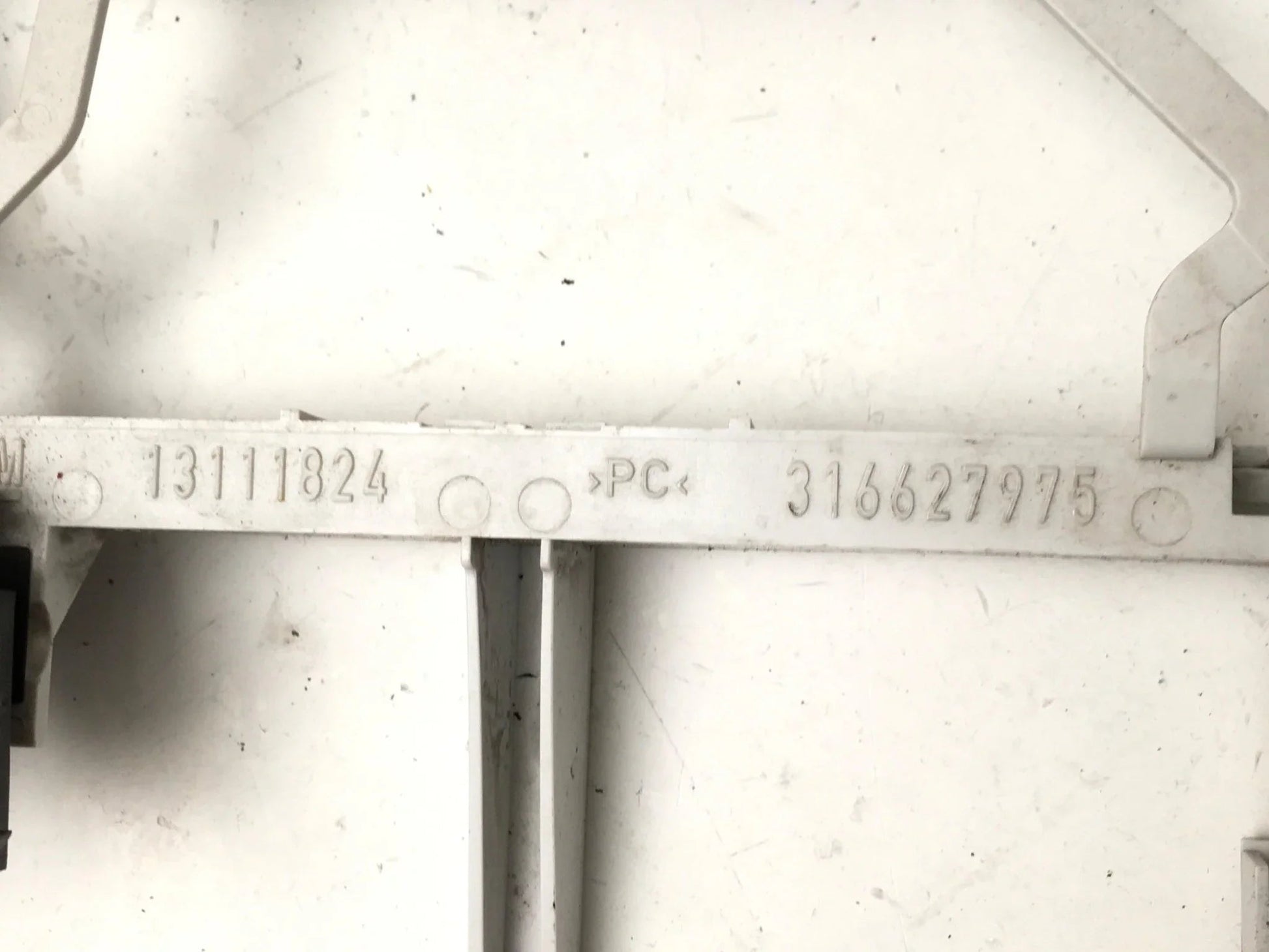 Luz techo interior Opel 13111824