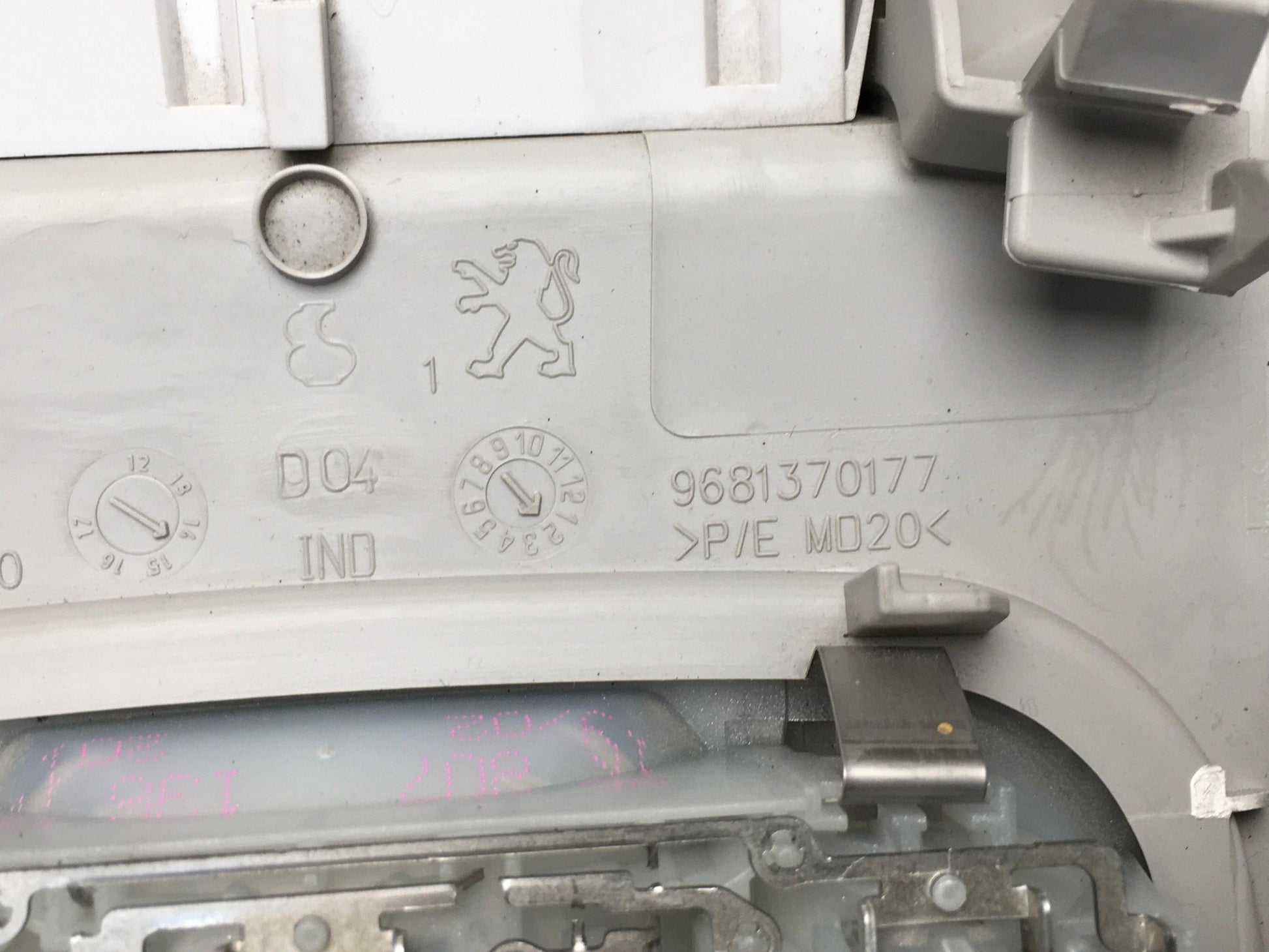 Luz techo Peugeot 5008 3008 - 9681370177