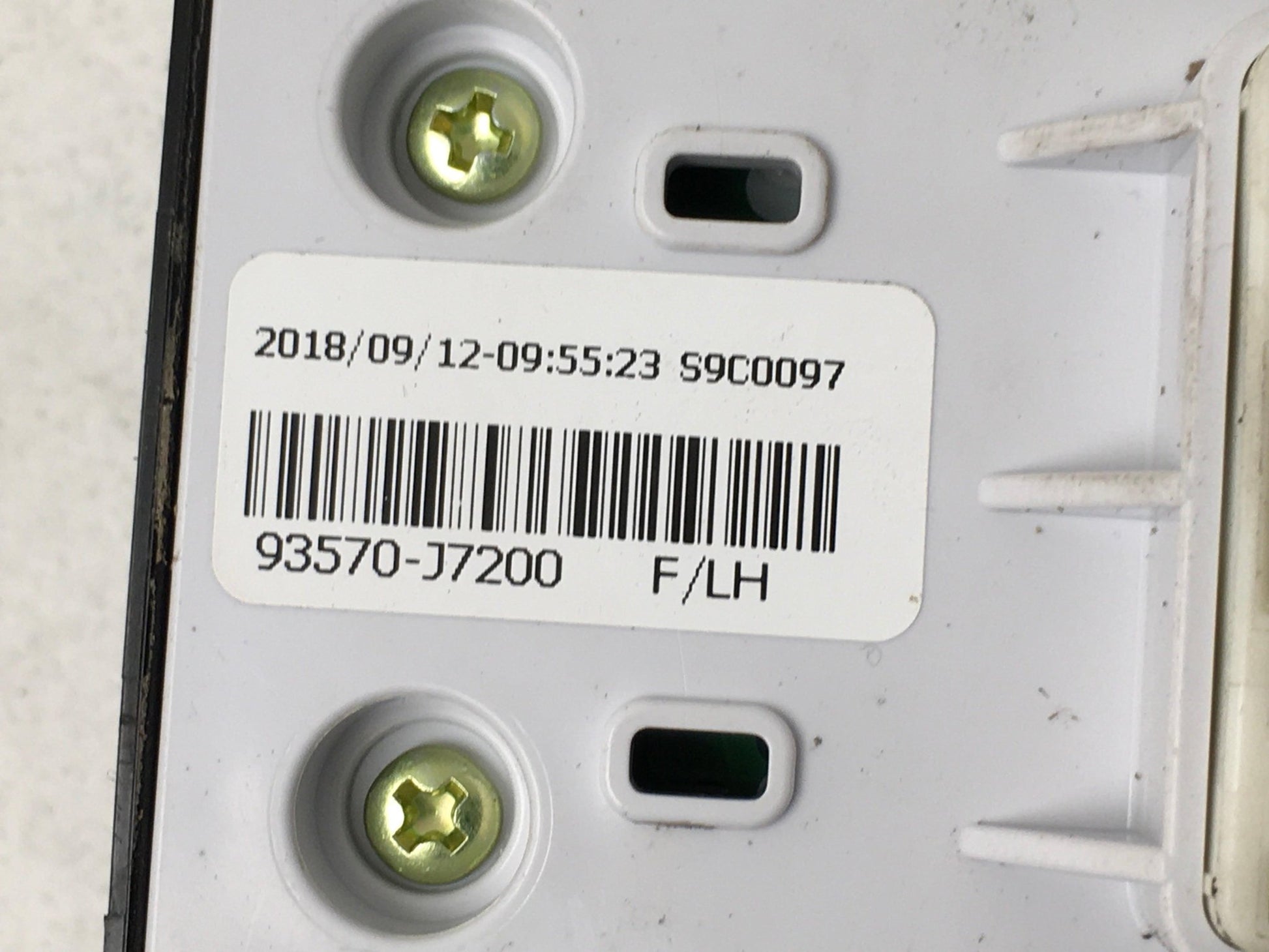 Mando elevalunas del izq Kia Ceed III - 93570J7200