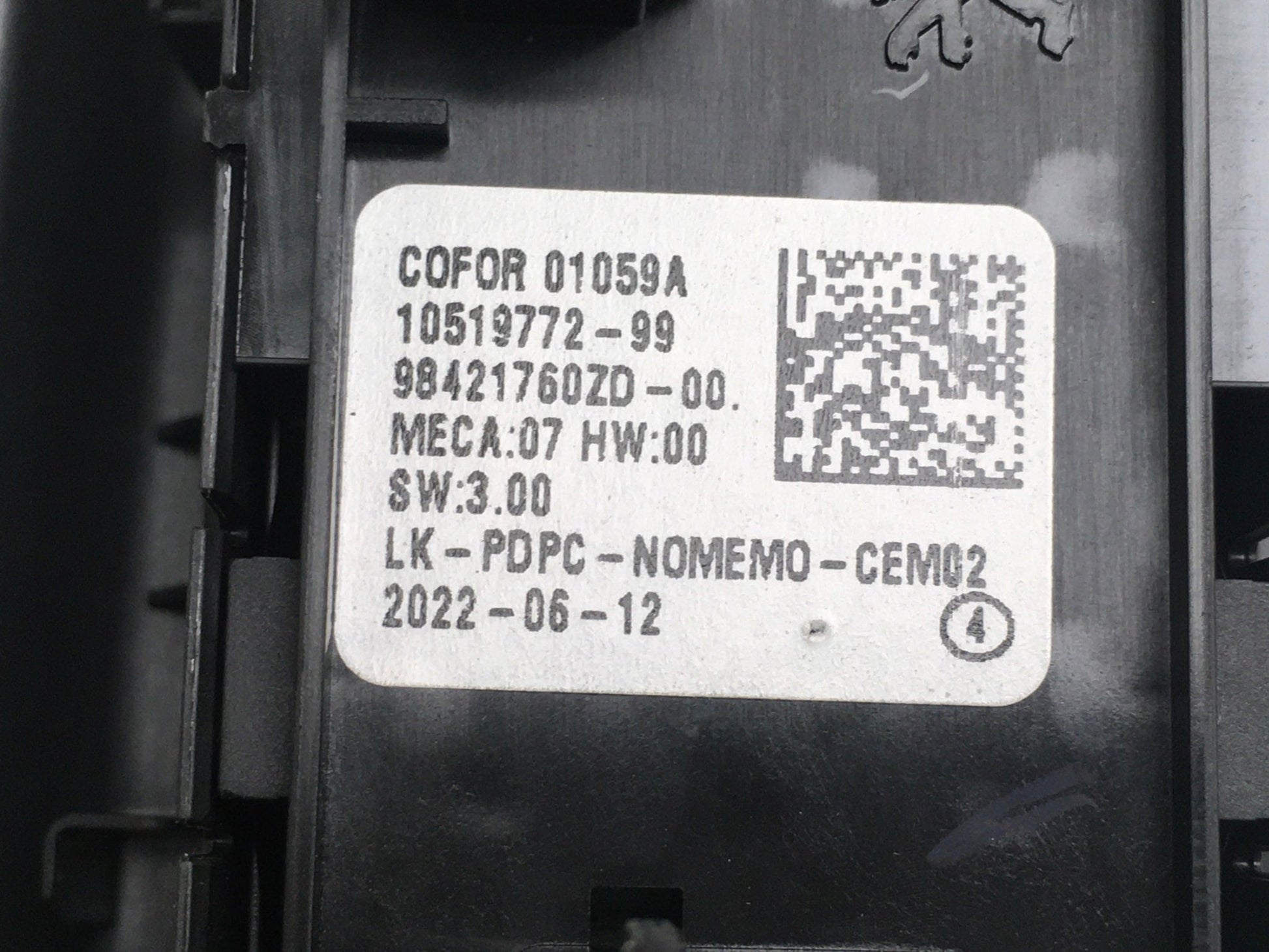 Mando Elevalunas del izq Opel Corsa F - 98421760ZD