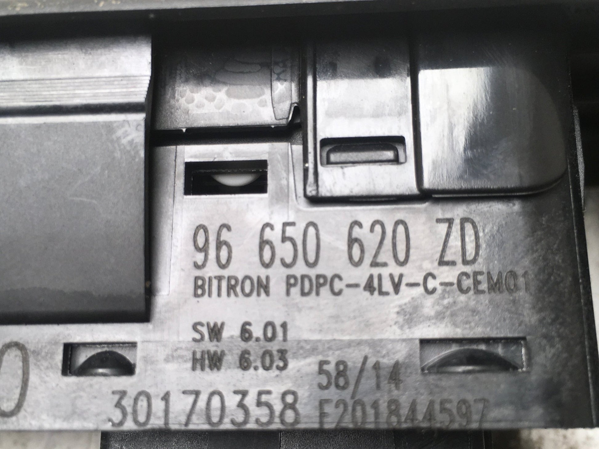 Mando Elevalunas del izq Peugeot 3008 5008 I - 96650620ZD