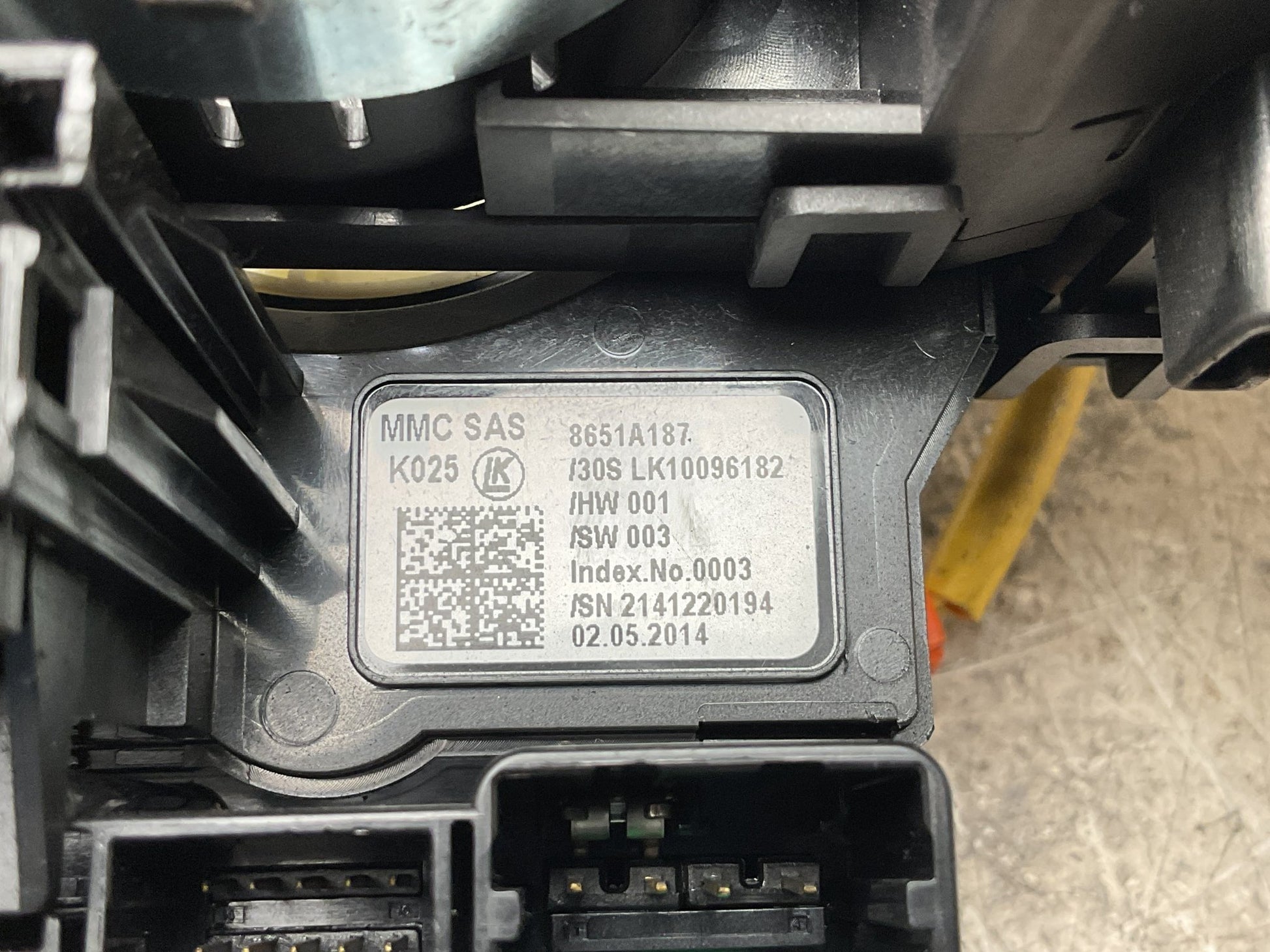 Mando Multifuncion Mitsubishi Space Star 13 - 22 - 8617A133